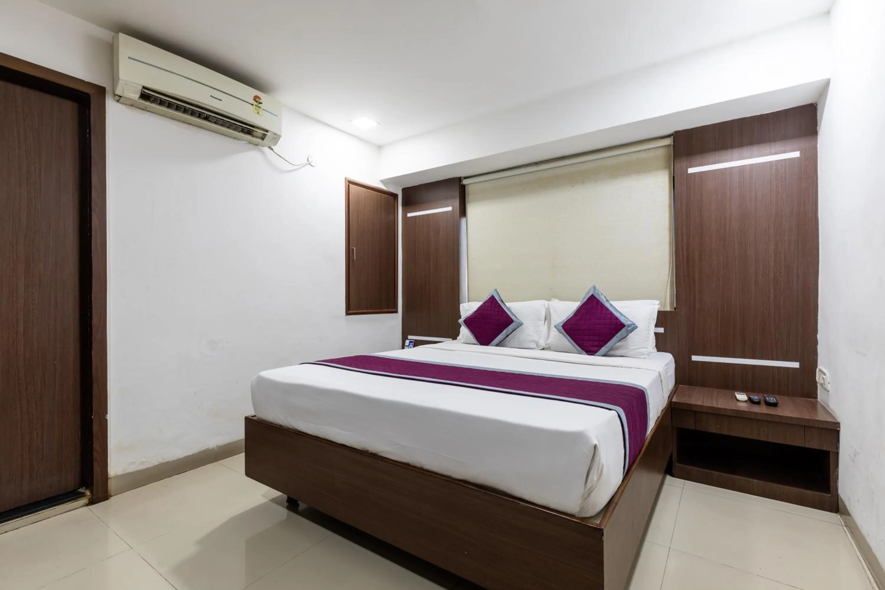 Superior King Room - single occupancy in Hotel Kalinga