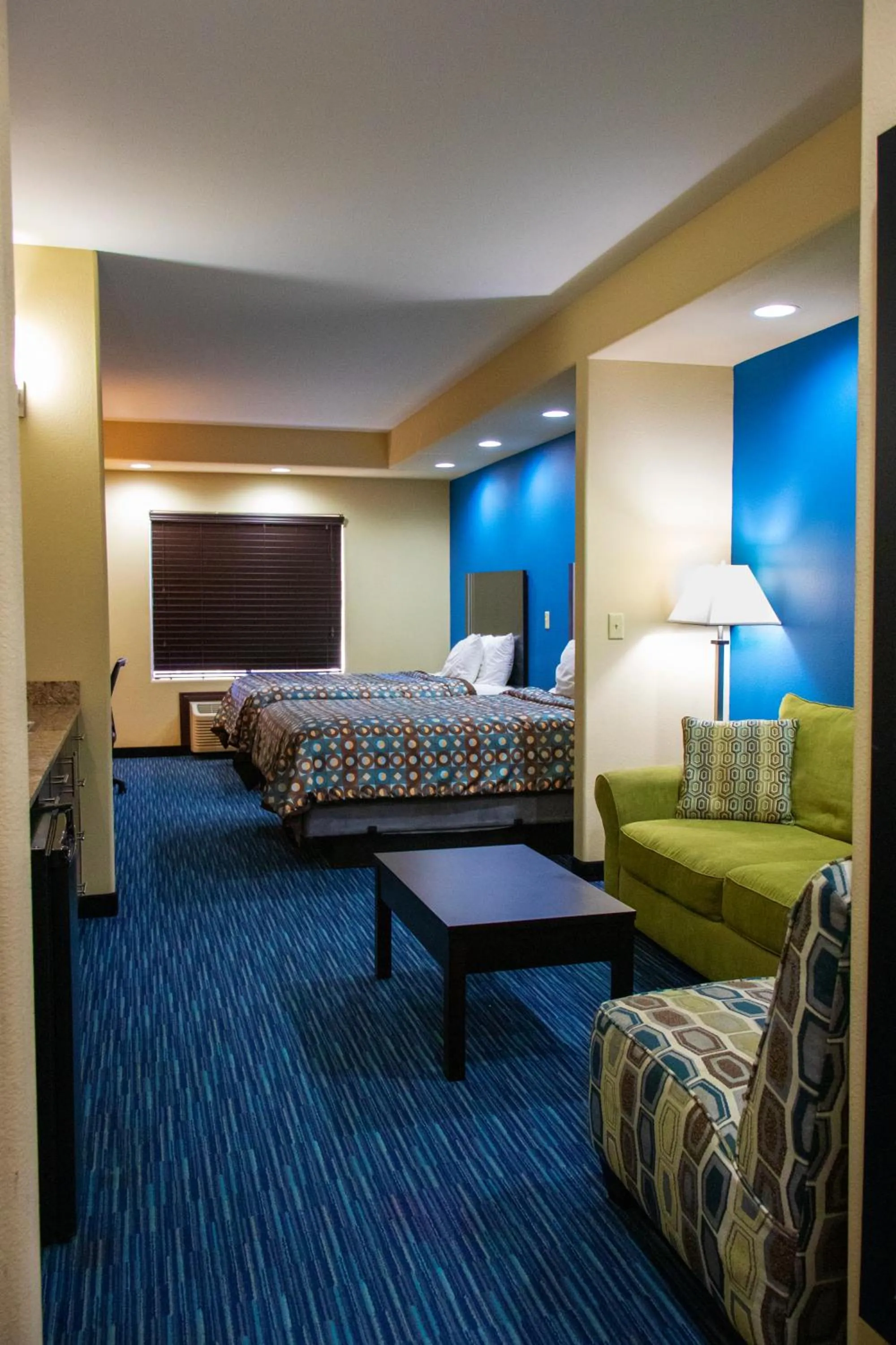 2 Queen Beds Suite Non-Smoking in Karnes City Lodge