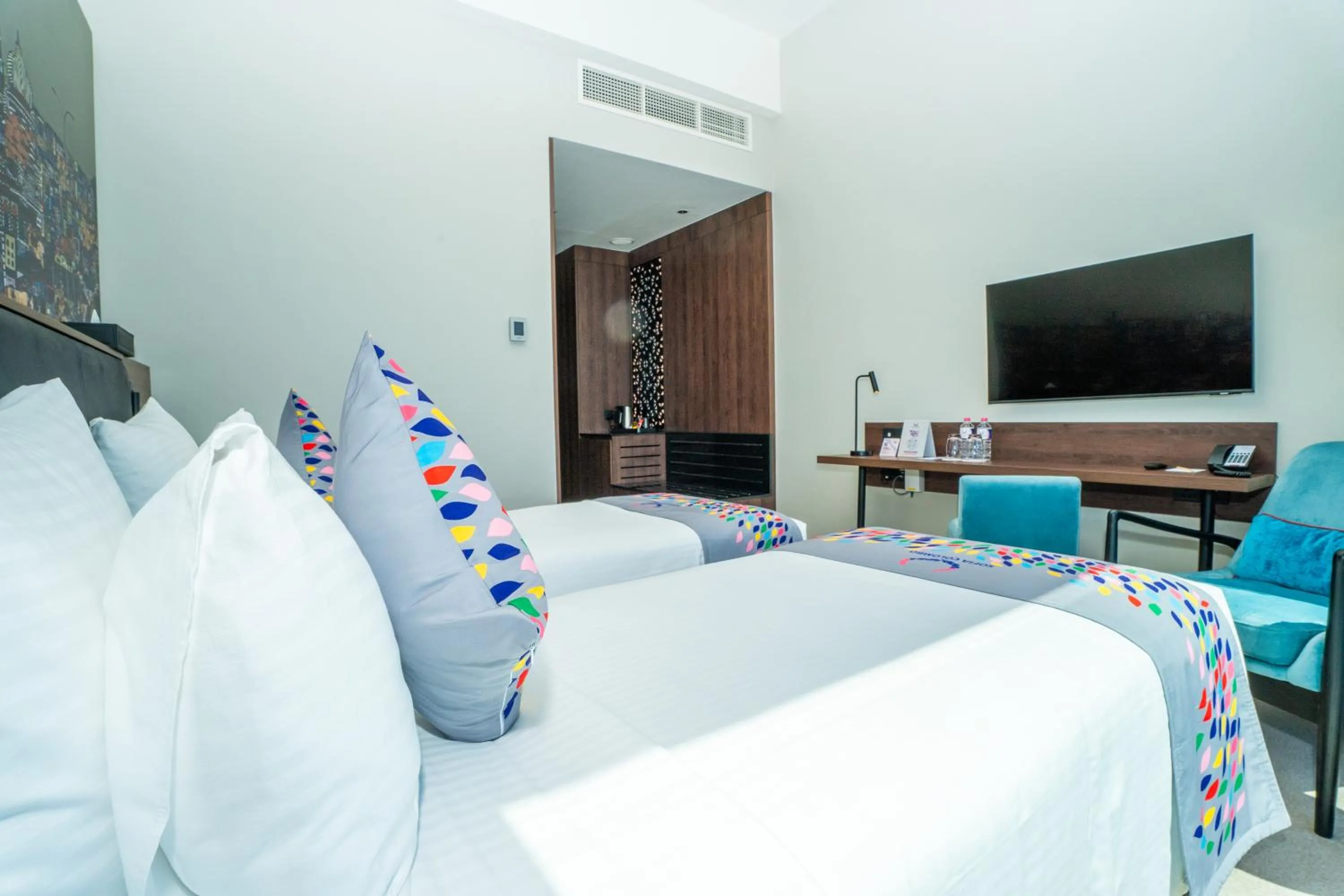 Deluxe Twin Room with Sea View - single occupancy in Sofia Colombo City Hotel