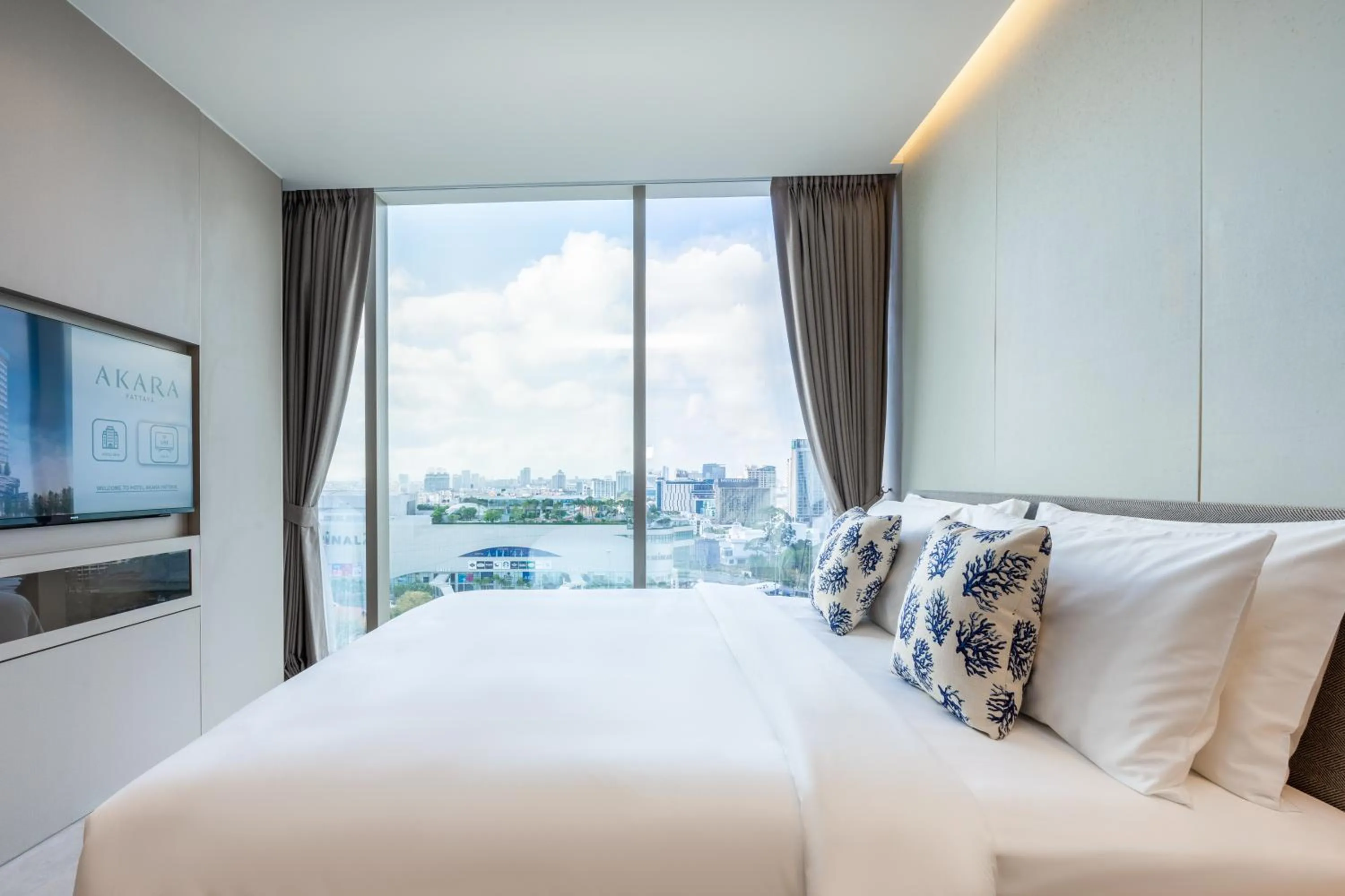 Aqua Deluxe Sea View Double in Akara Hotel Pattaya