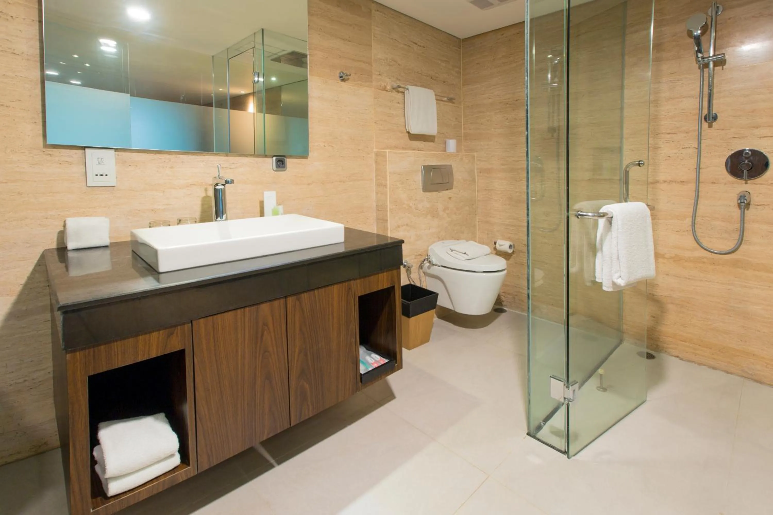 Deluxe Room with Extra Bed in de Vins Sky Hotel Seminyak