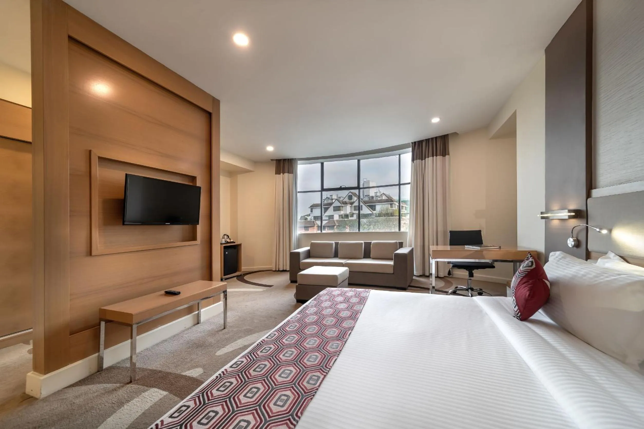 Deluxe King  Room with City  View in PrideInn Azure Hotel Nairobi Westlands