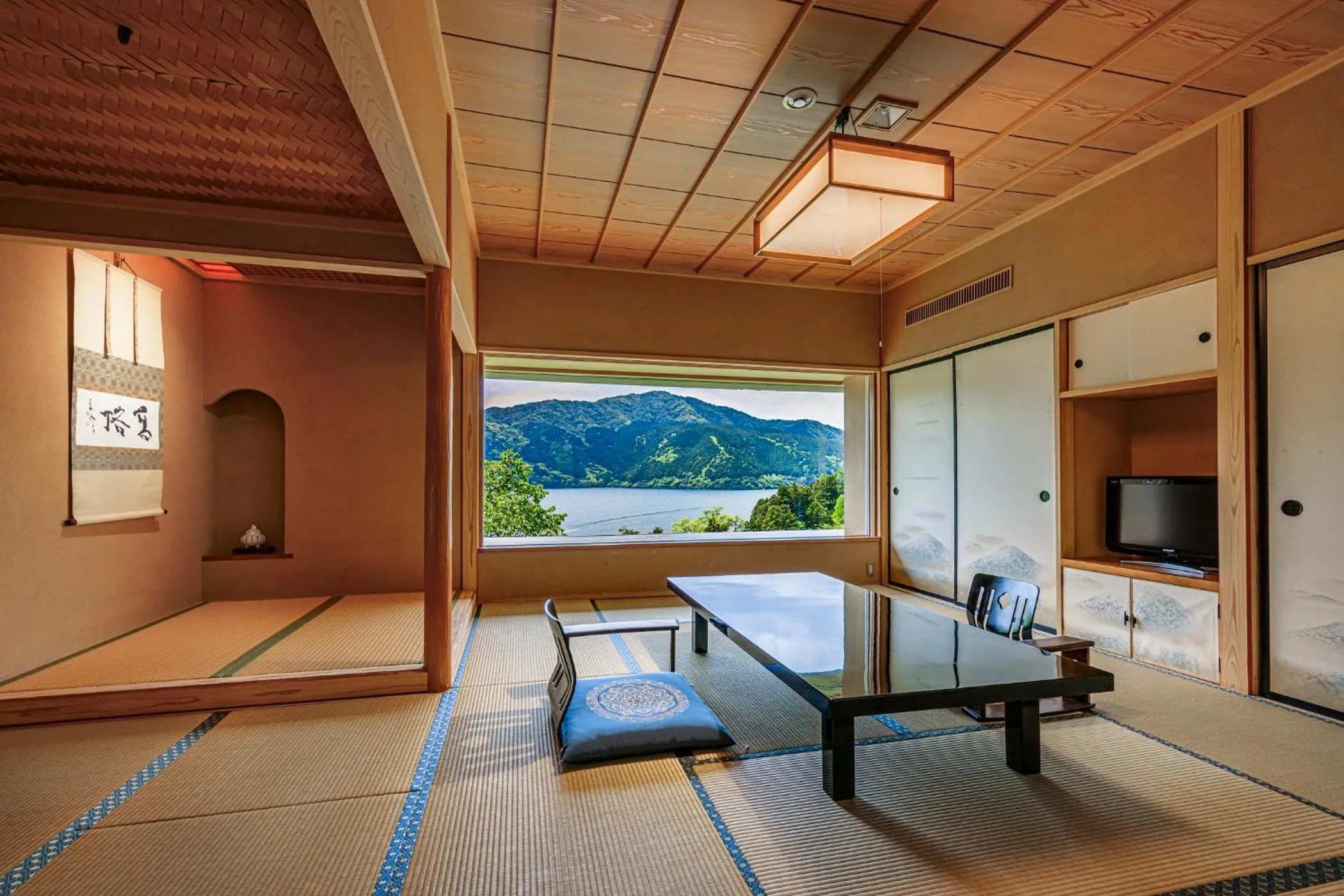 Japanese Style Superior Room with Mt. Fuji & Lake View - single occupancy - Private Hot Spring Bath in Ryuguden