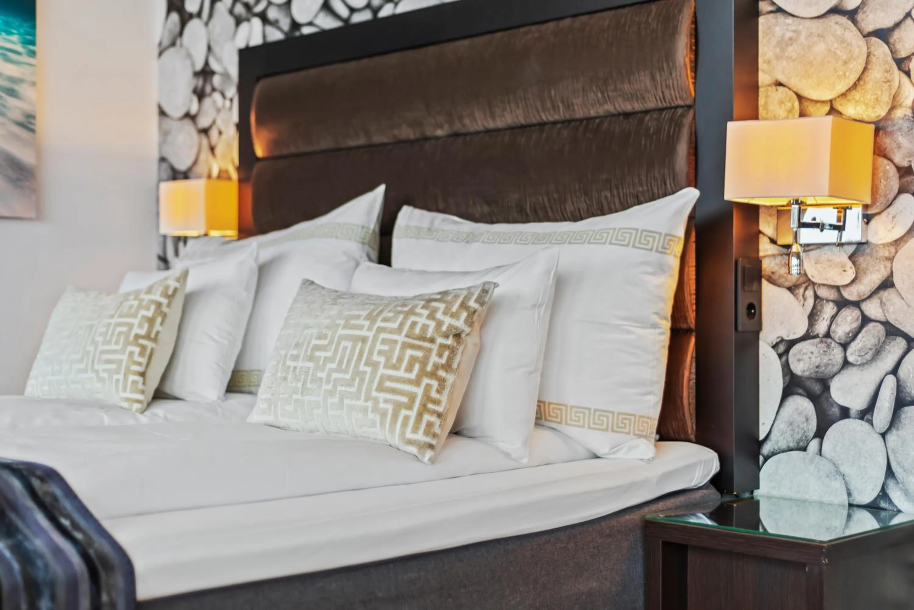 Deluxe Double Room with Balcony and Sea View - single occupancy in Quality Hotel Ulstein