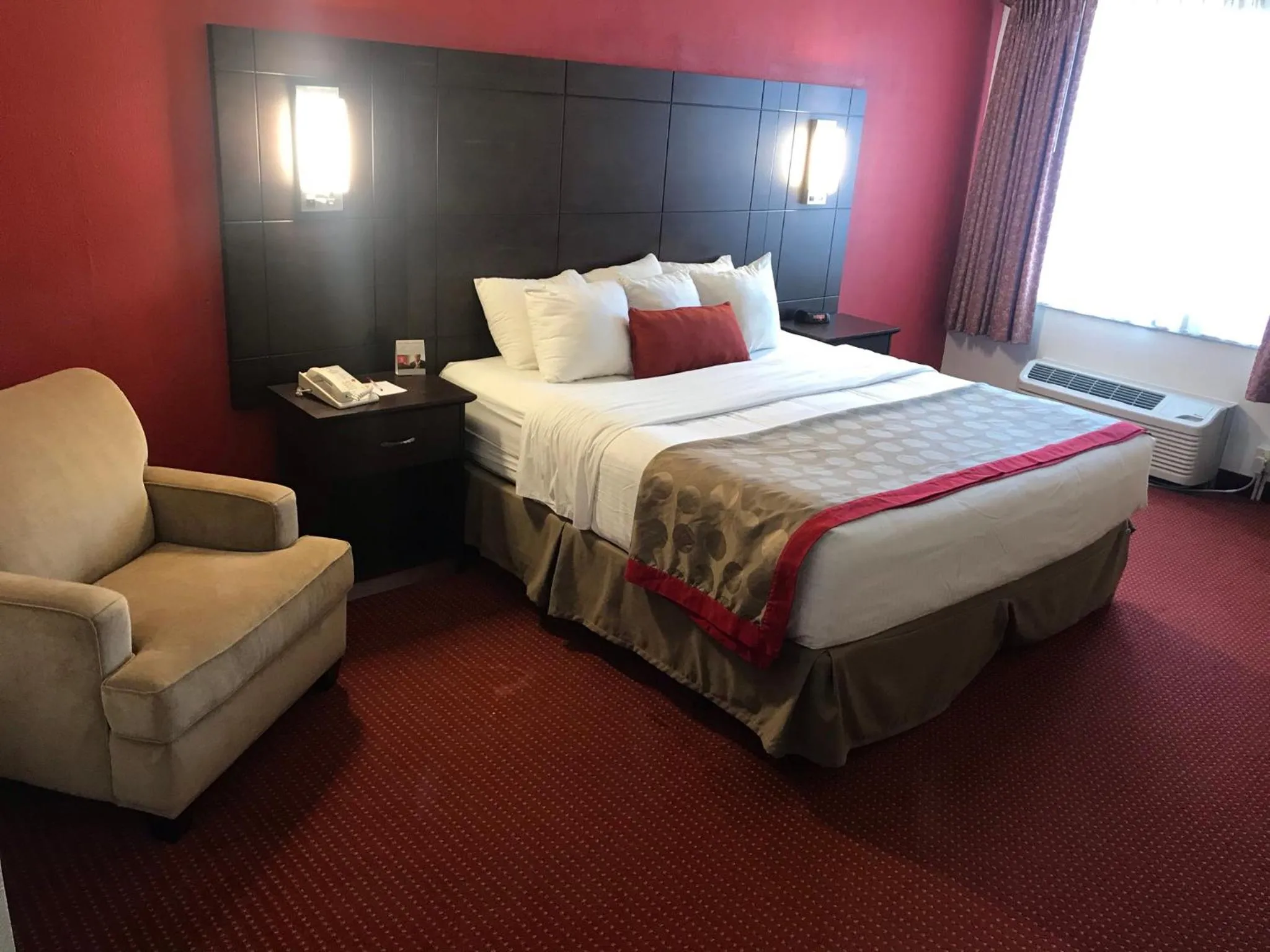 Queen Room - Non-Smoking in Ramada by Wyndham Ligonier