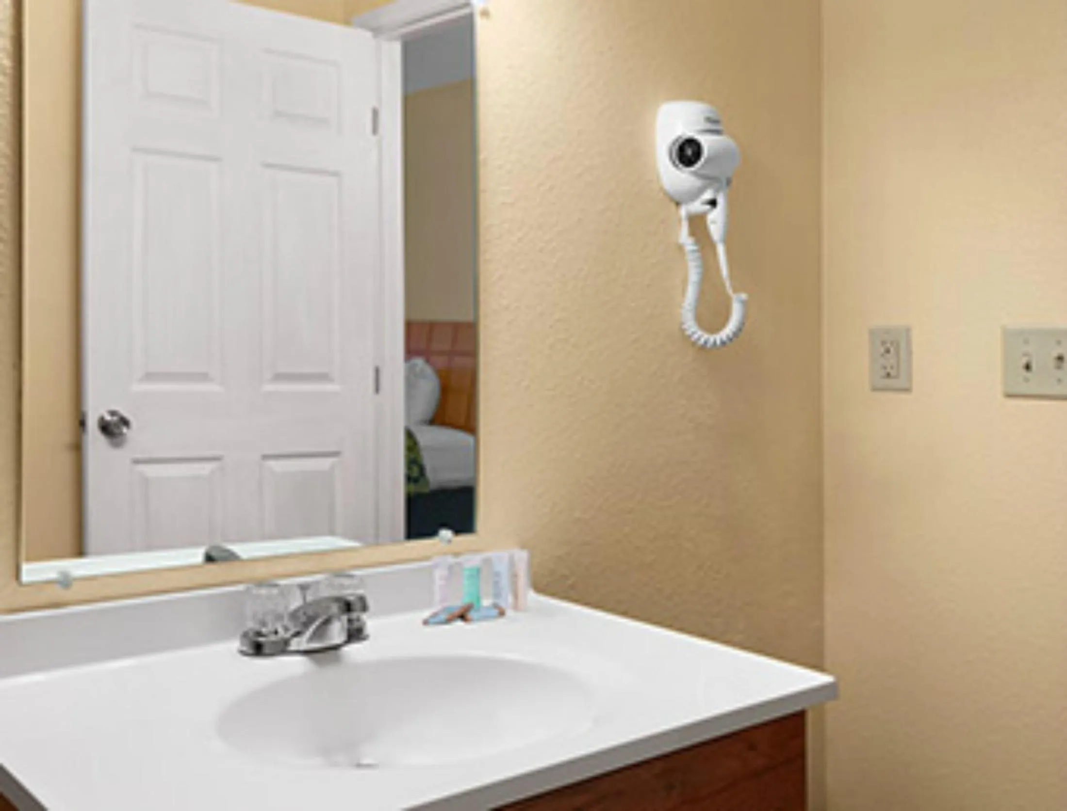 Queen Room with Two Queen Beds - Smoking in Travelodge by Wyndham Clovis