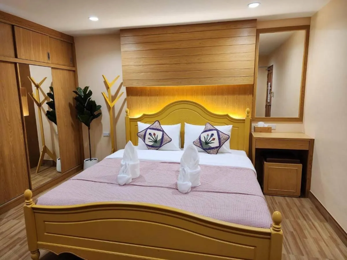 Double Room in Alaita Hostel Patong