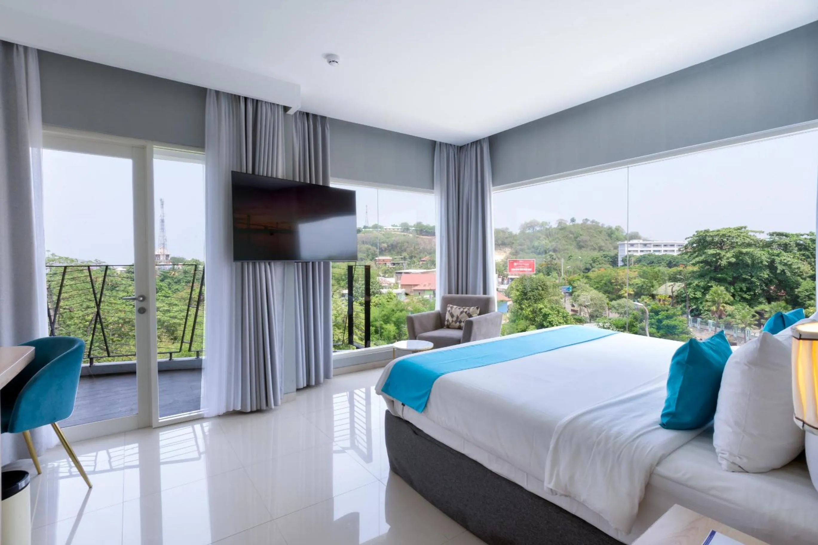 Premier Single Bed Seaview with Balcony in Zasgo Hotel