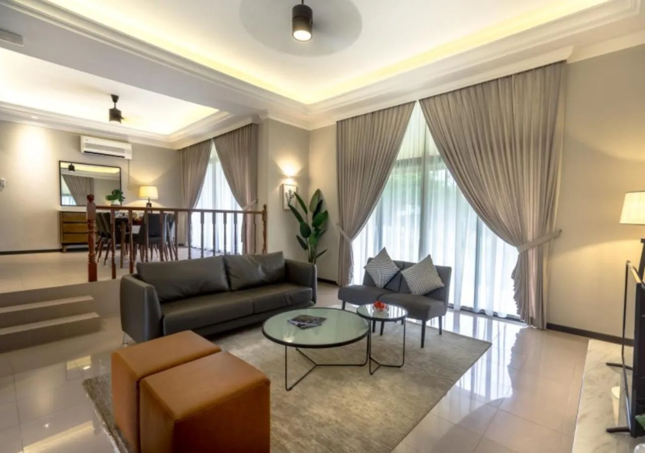 Istana Villa 5 bedroom in Tanjung Puteri Golf and Resort Malaysia