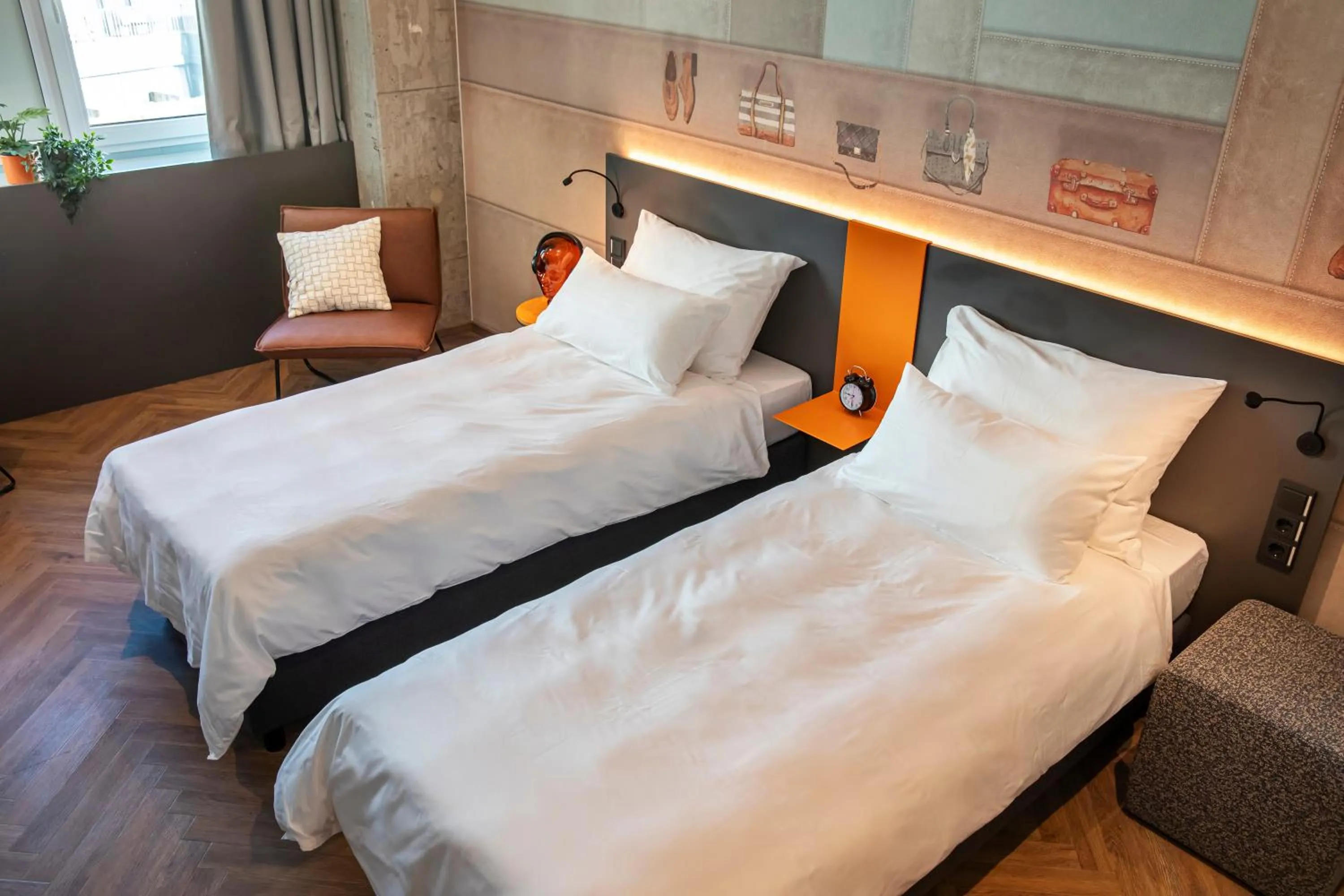 Superior Twin Room in LOGINN Hotel Offenbach