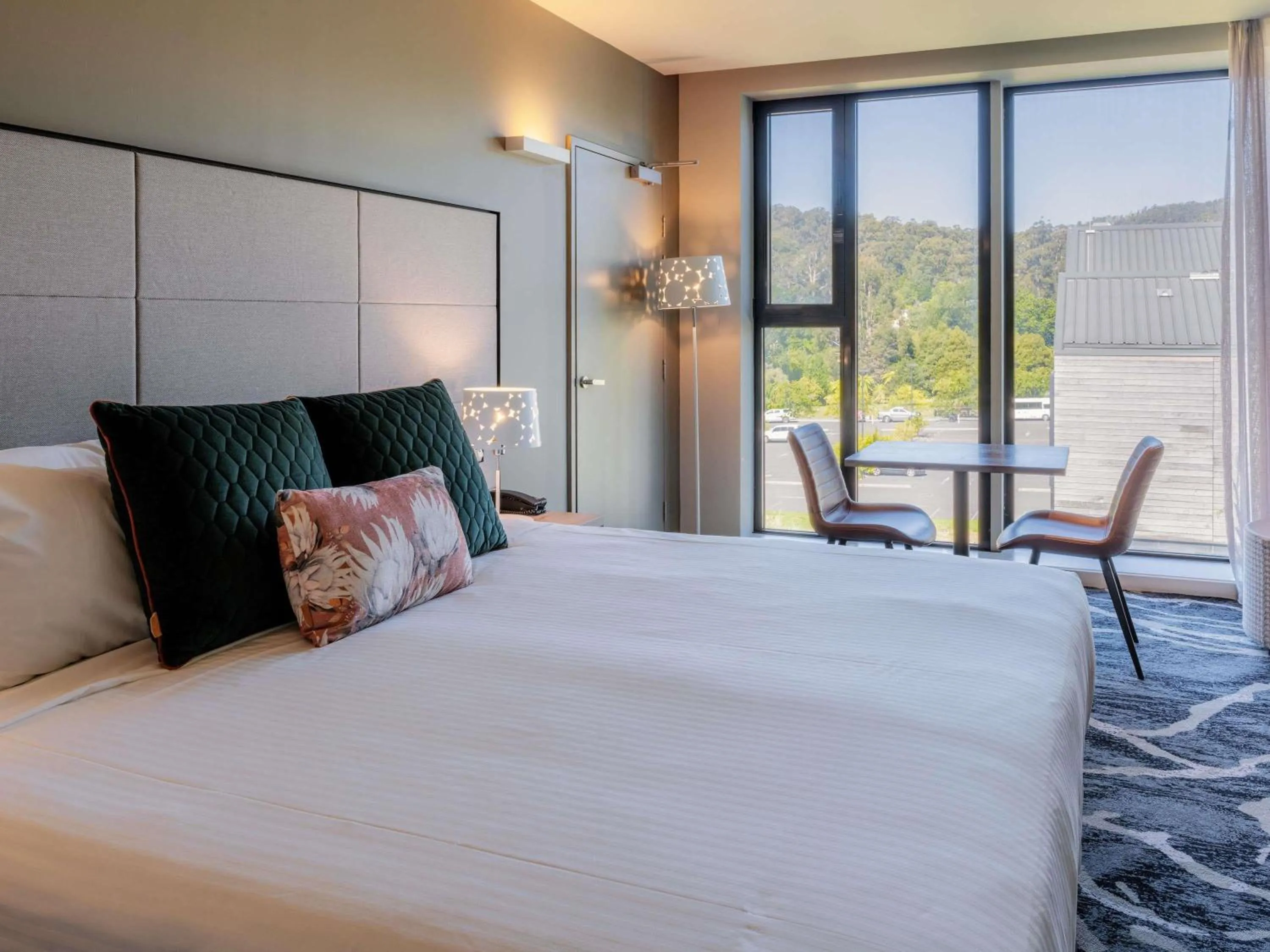 Superior King Room in Peppers Marysville