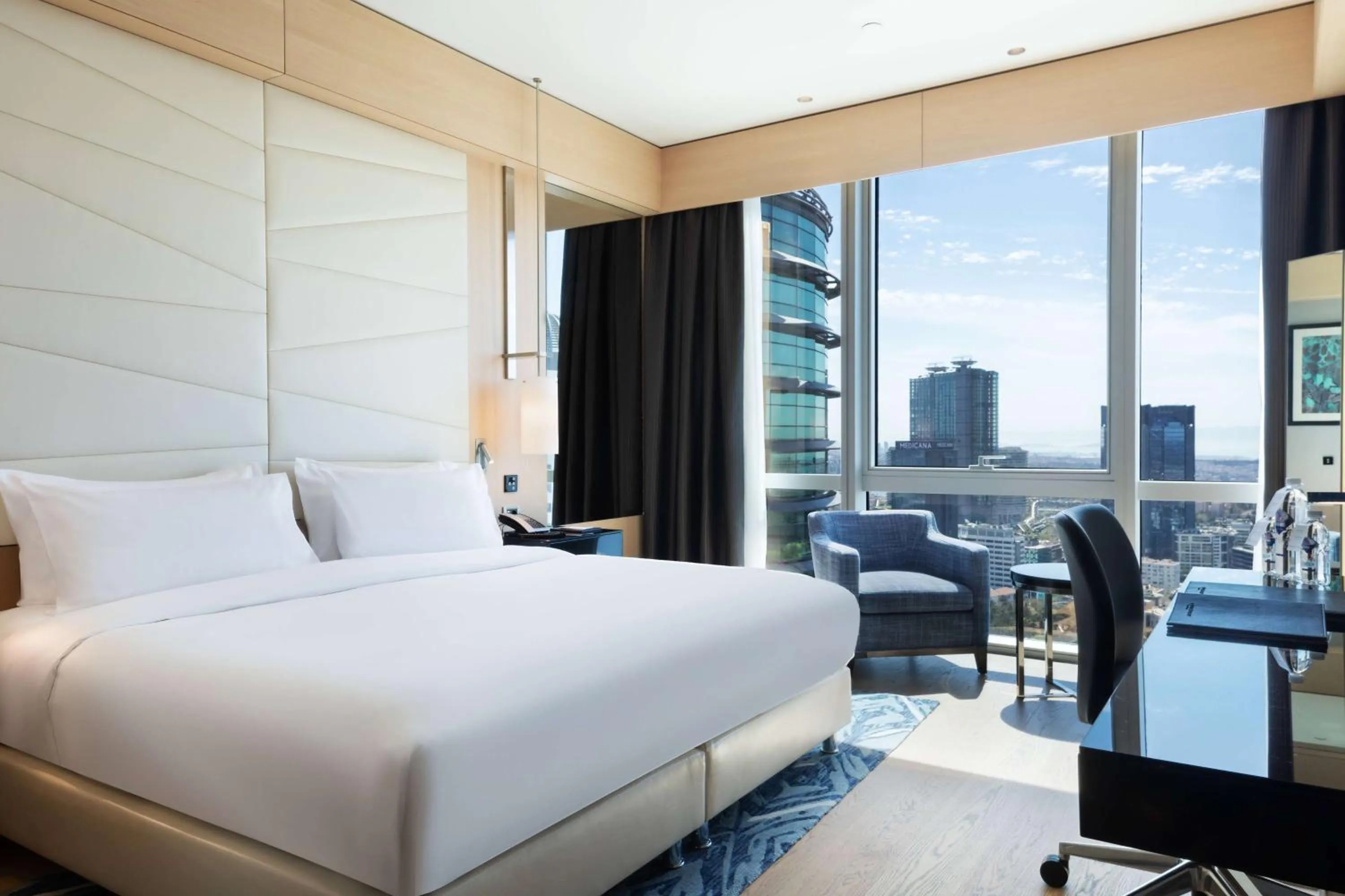 Executive Room Twin Bed with Partial Sea View in Wyndham Grand Istanbul Levent Hotel & Conference Center