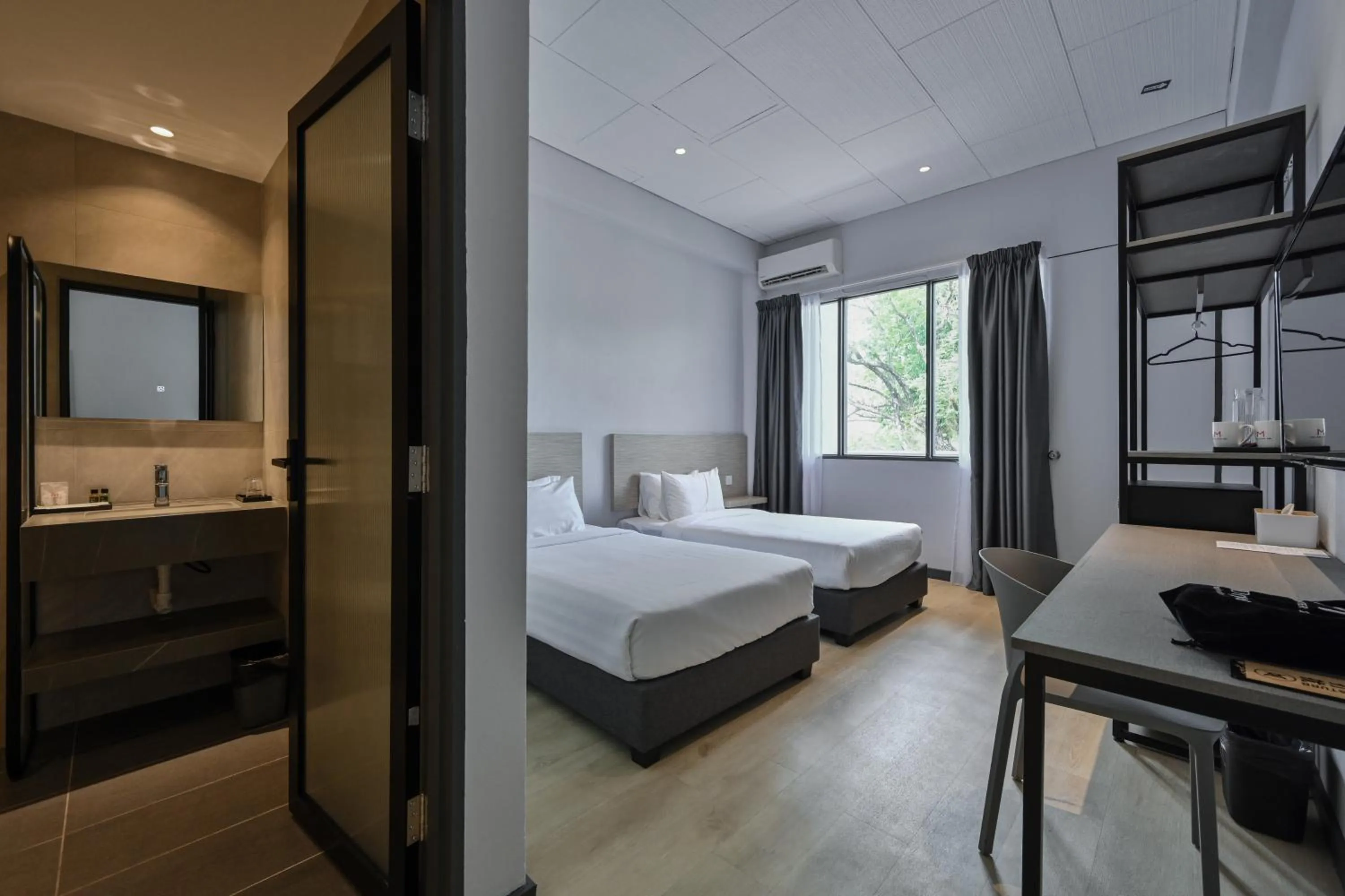 Deluxe Twin Room in Macalister 288