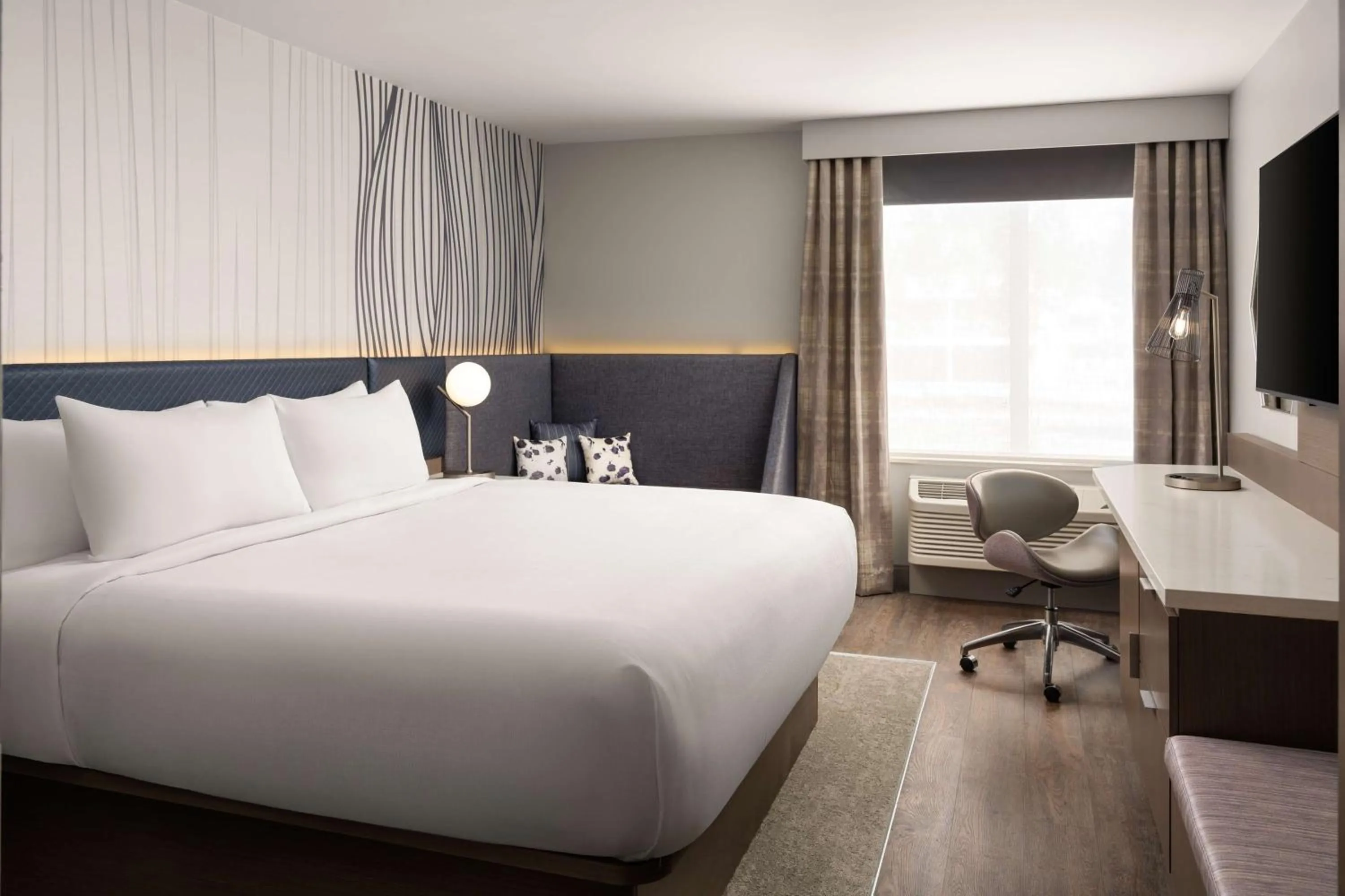 King Room - Hearing Access in Hotel Lela Wilmington, Tapestry Collection By Hilton