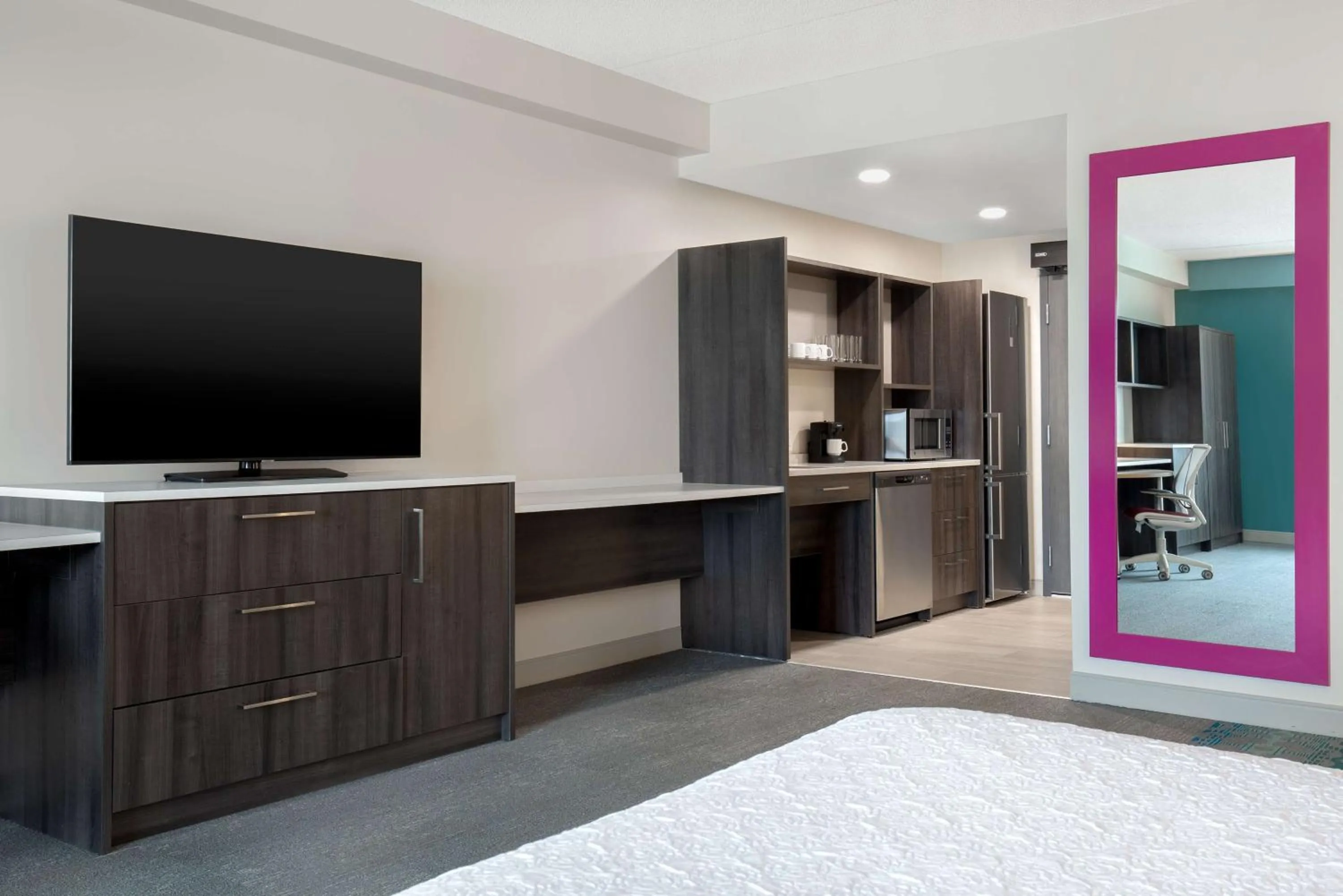 Queen Studio Suite - Mobility/Hearing Accessible  in Home2 Suites By Hilton Thunder Bay