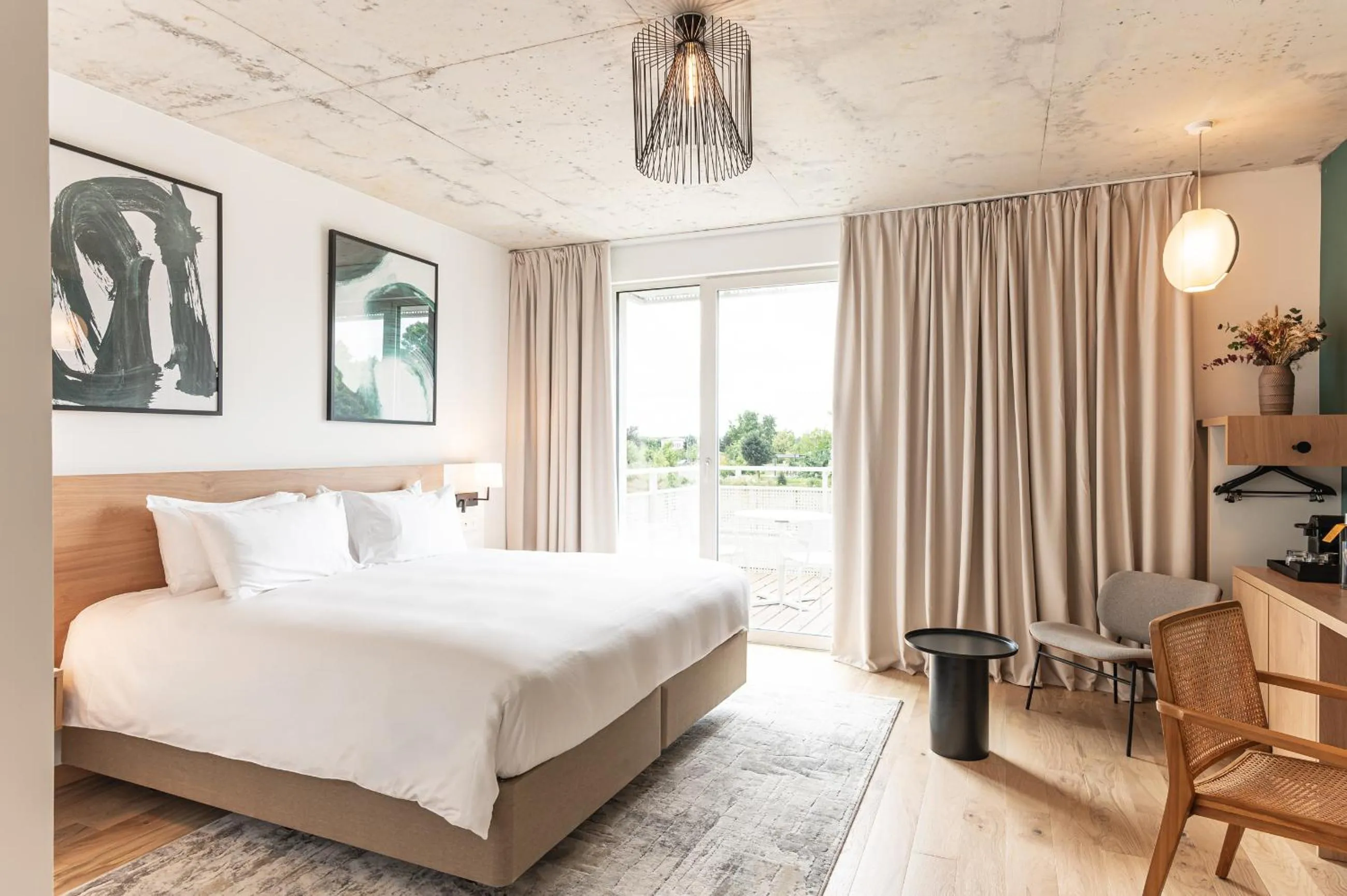 Standard Super King Room - Accessible in voco Beaune , Cité des Vins, an IHG Hotel