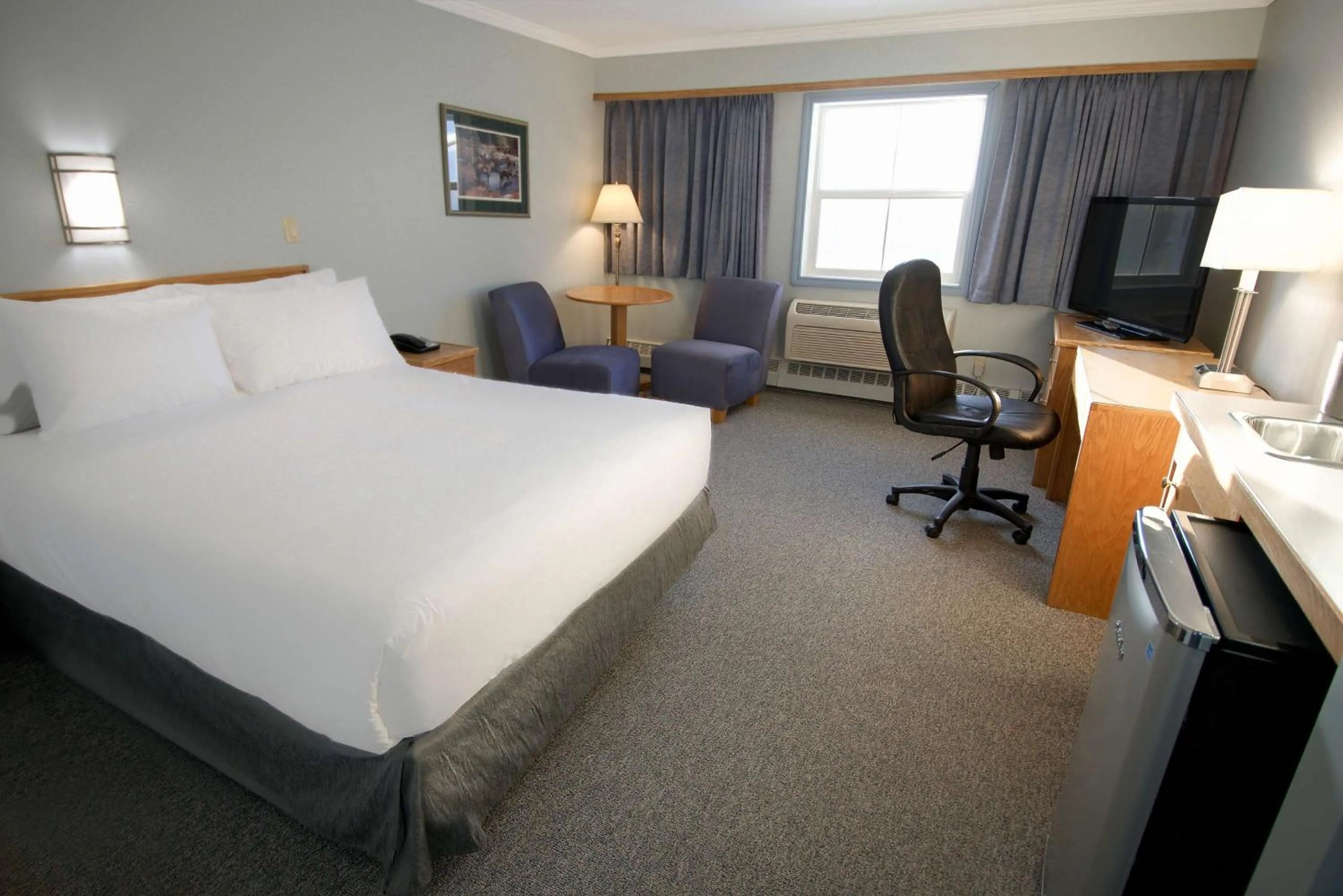 Deluxe Queen Room in Eldorado, a Coast Hotel