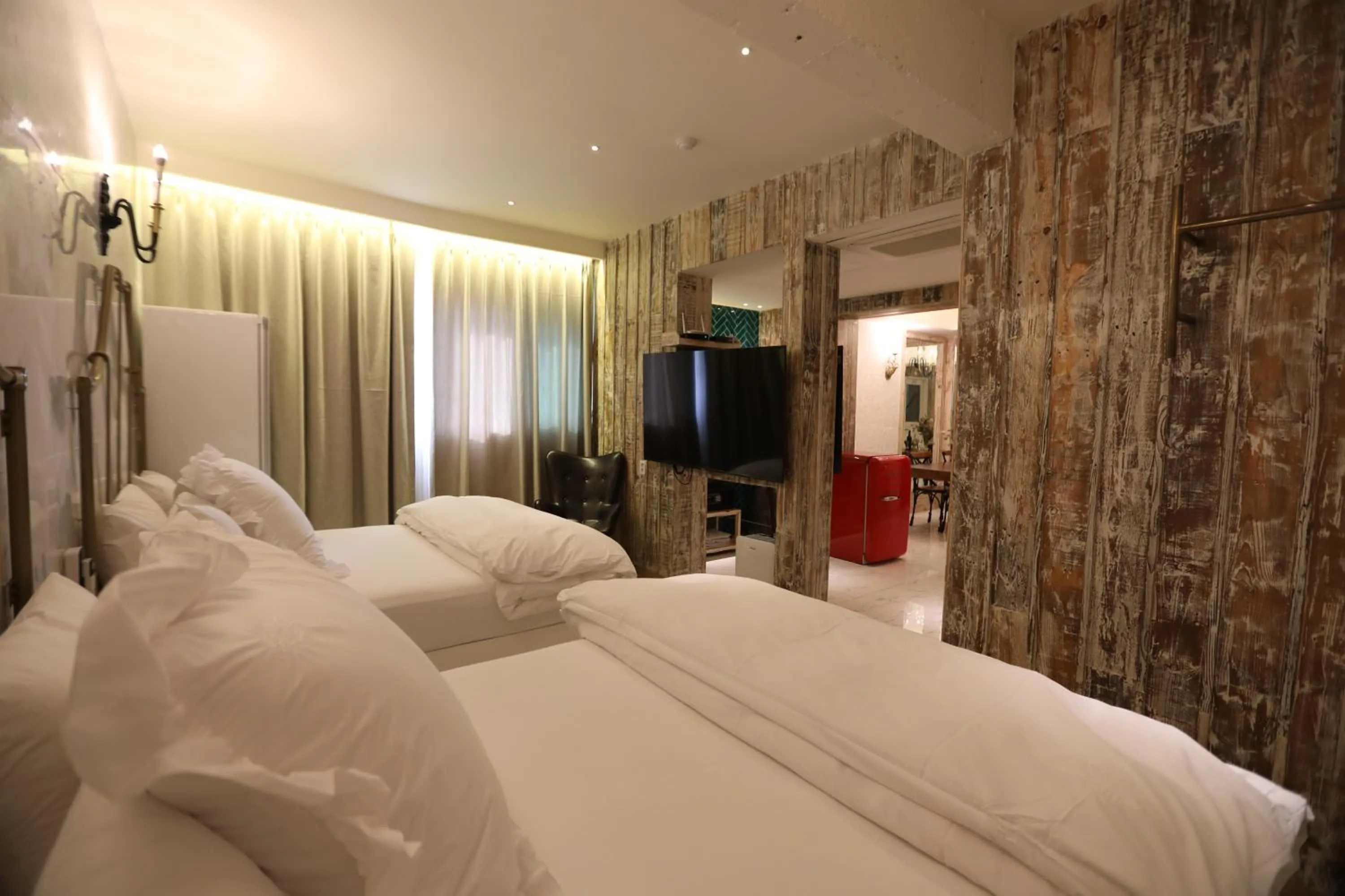 Royal Suite in February Hotel SeongSeo