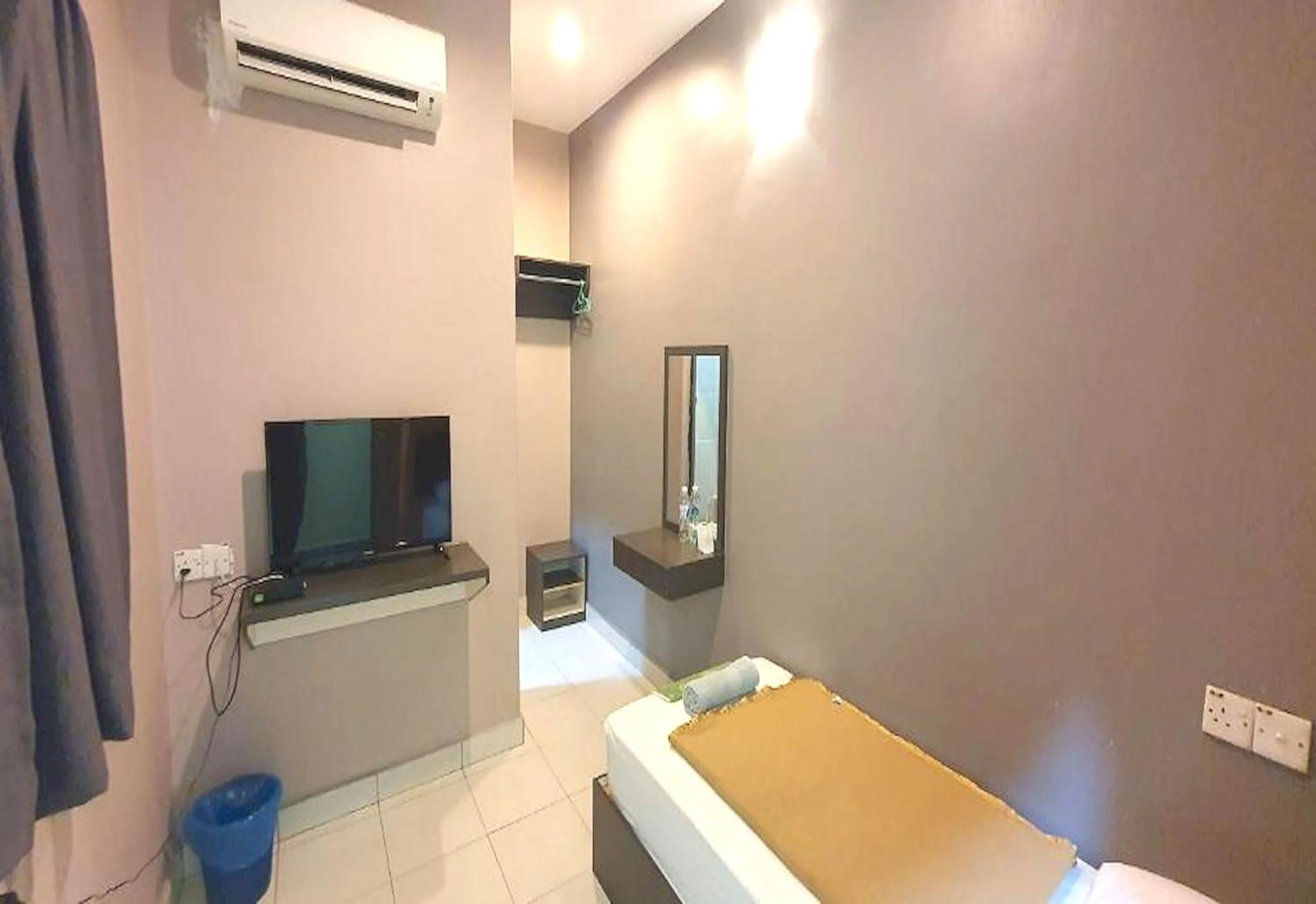 Family Suite in OYO 89715 CK Hotel 2