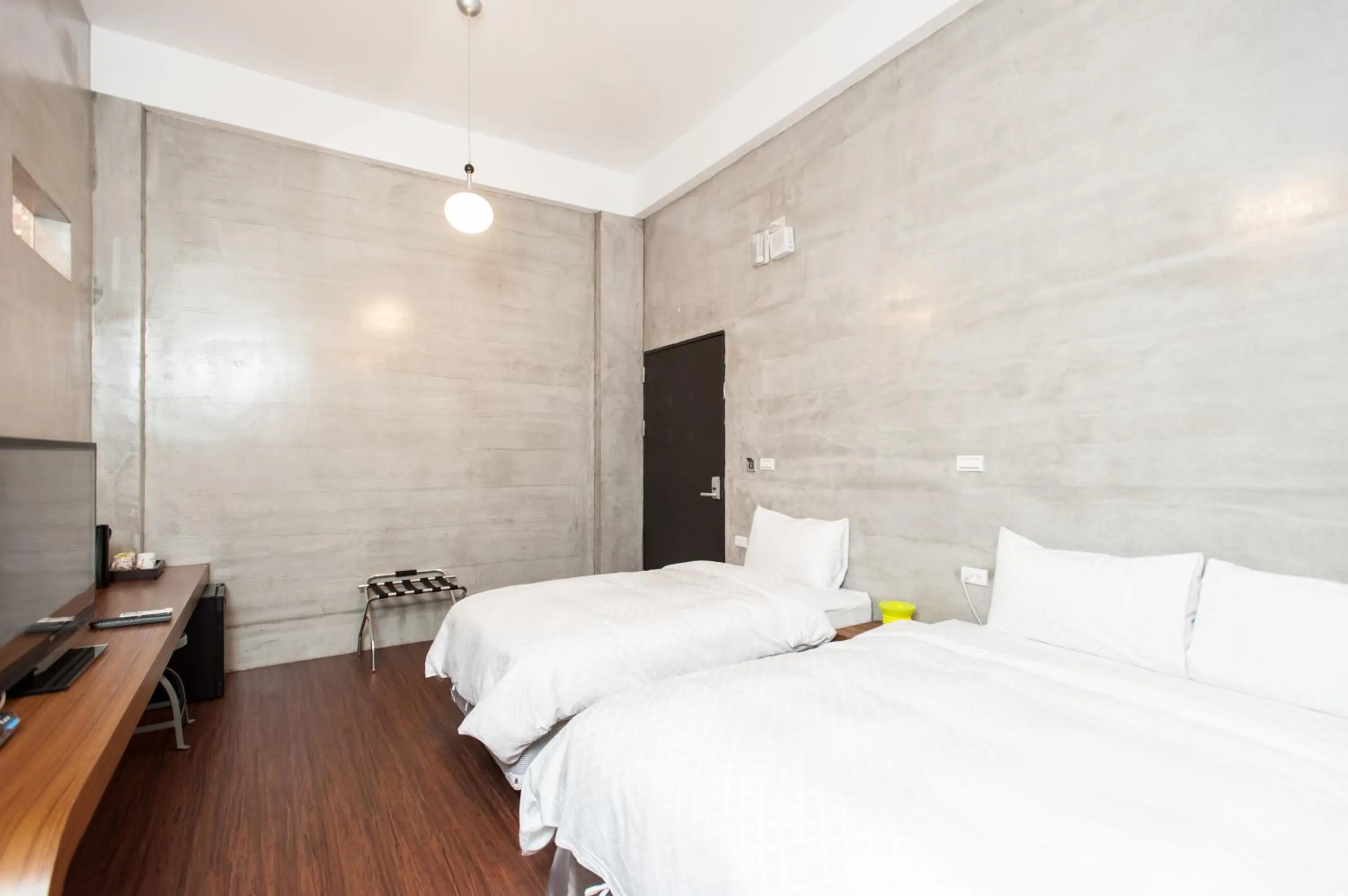 Standard Triple Room in Discovery B&B