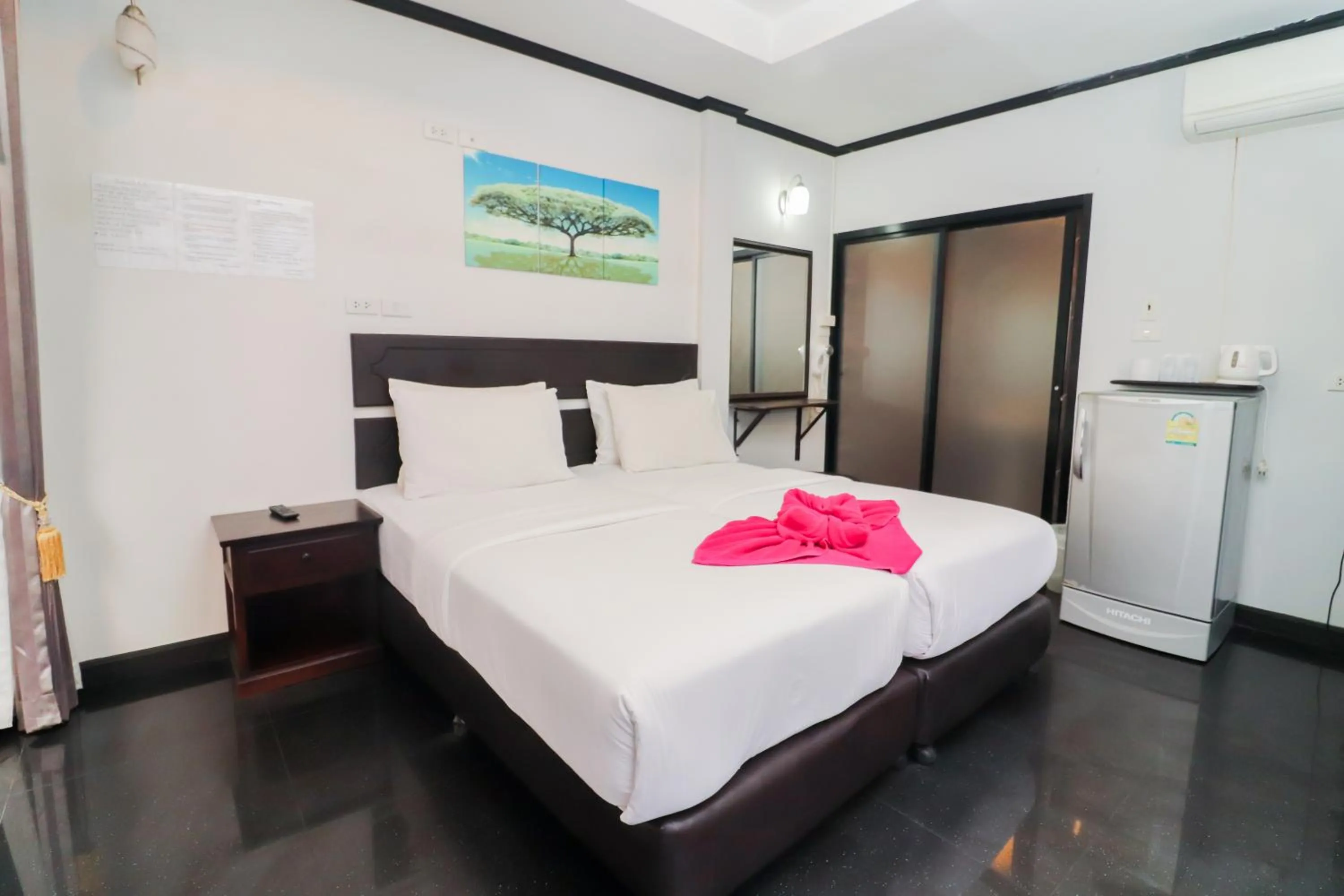 Deluxe Twin Room in Sinsamut Koh Samed