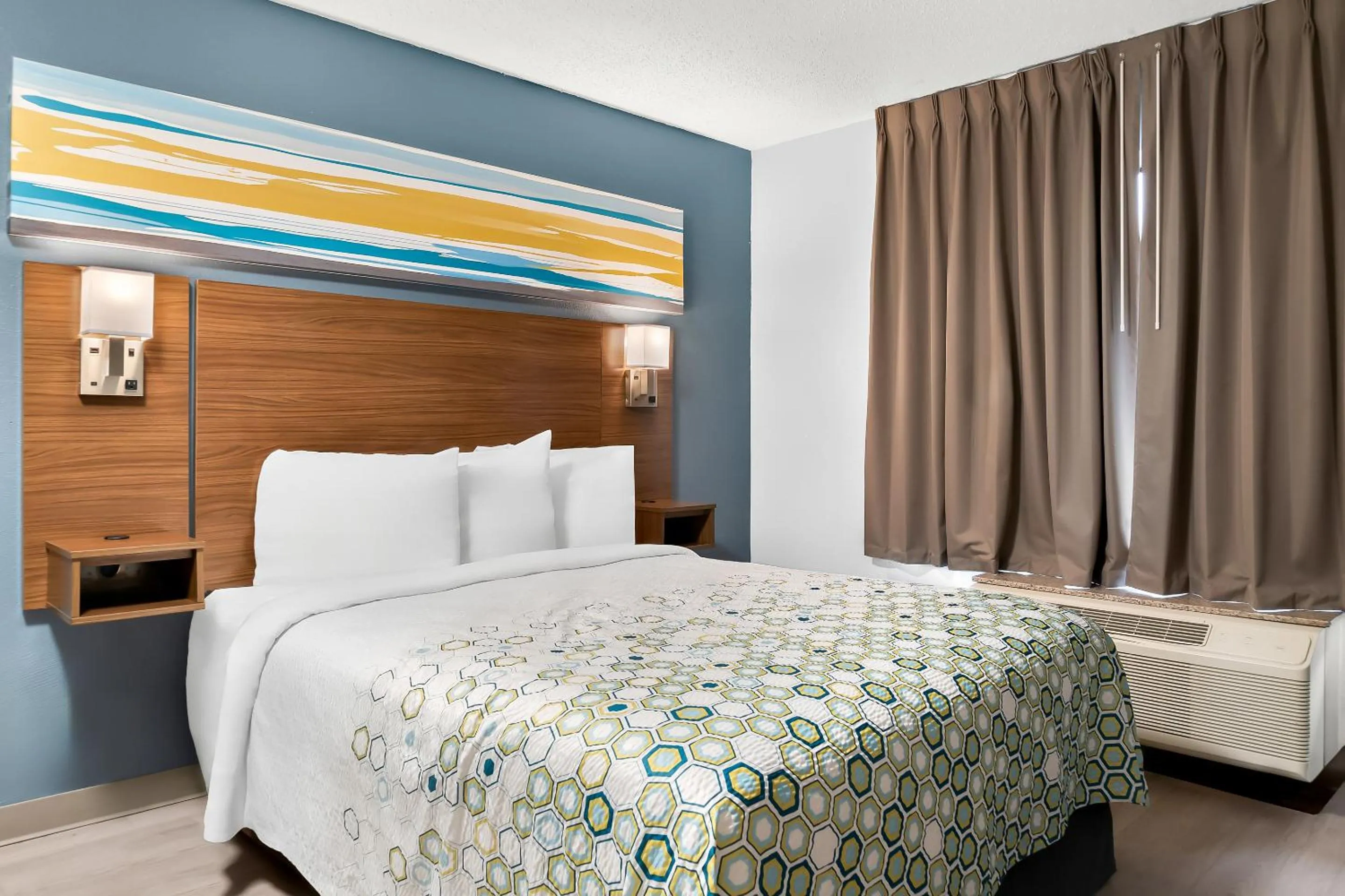 Studio Queen Room Disability Access Non-Smoking in HomeTowne Studios by Red Roof Auburn Hills