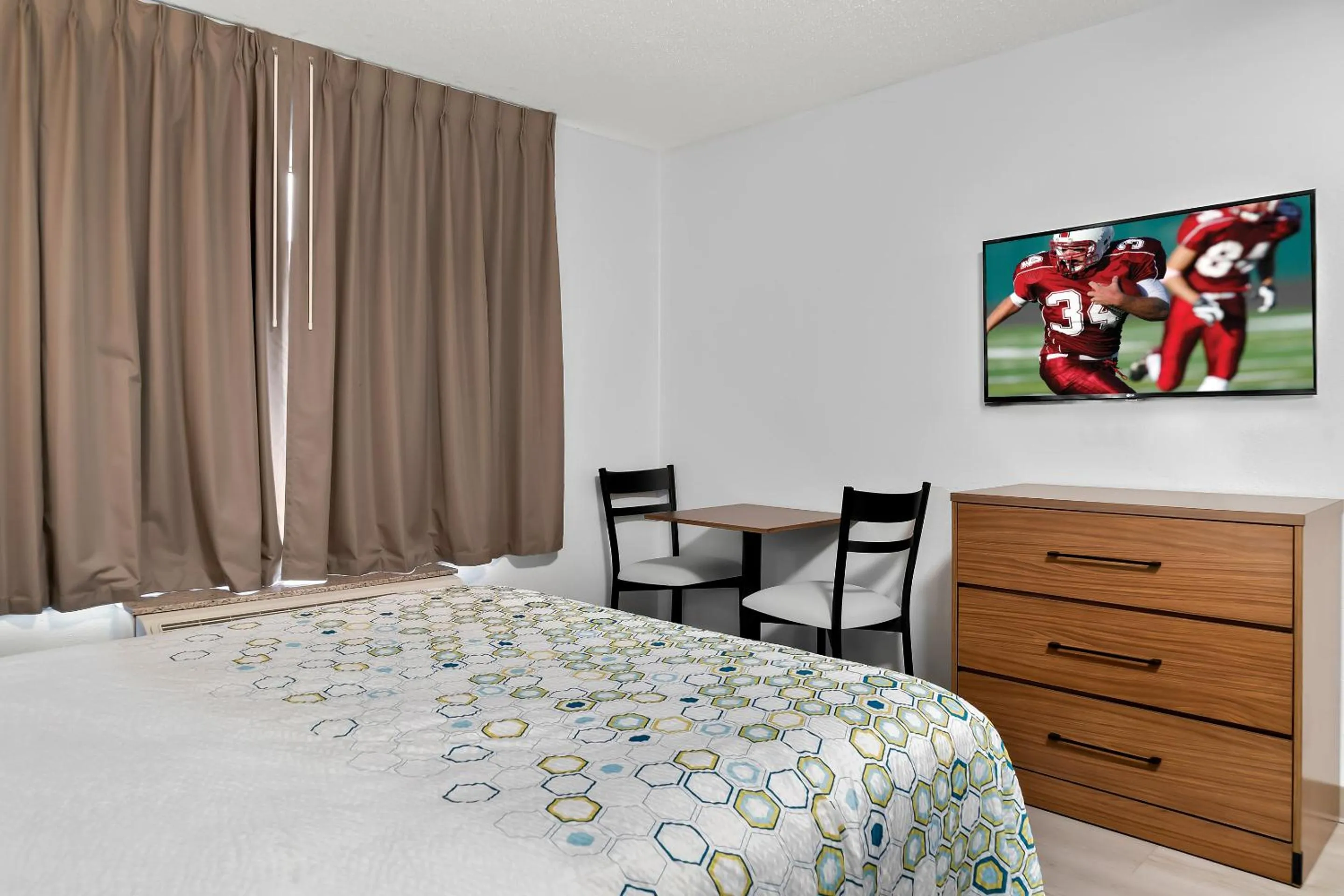 Studio Queen Room Non-Smoking in HomeTowne Studios by Red Roof Auburn Hills