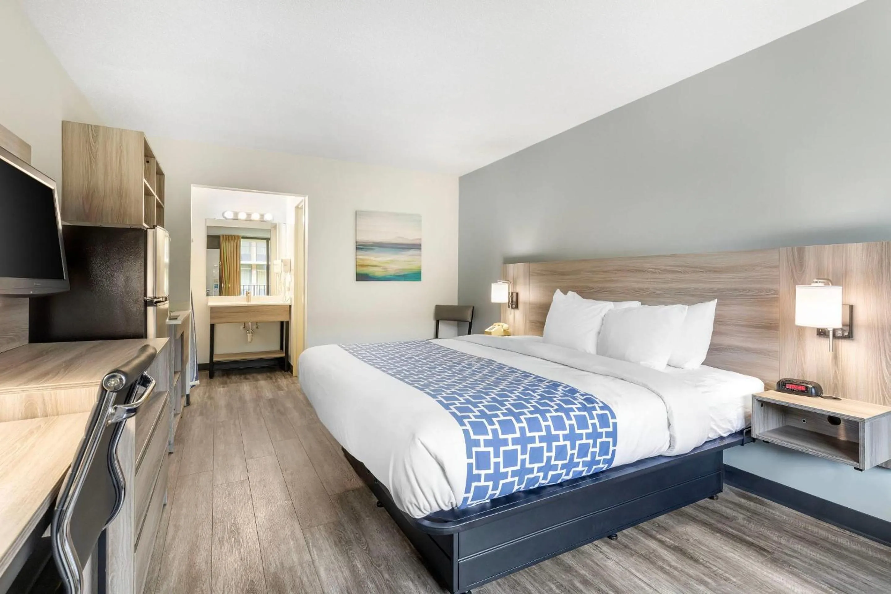 Efficiency King Room - Non Smoking/Exterior Hall in Suburban Studios Tysons Corner