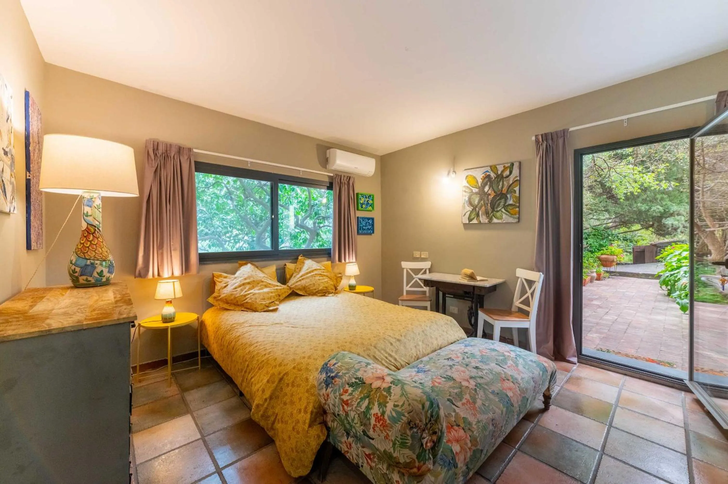 Superior Double Room in Etna Botanic Garden