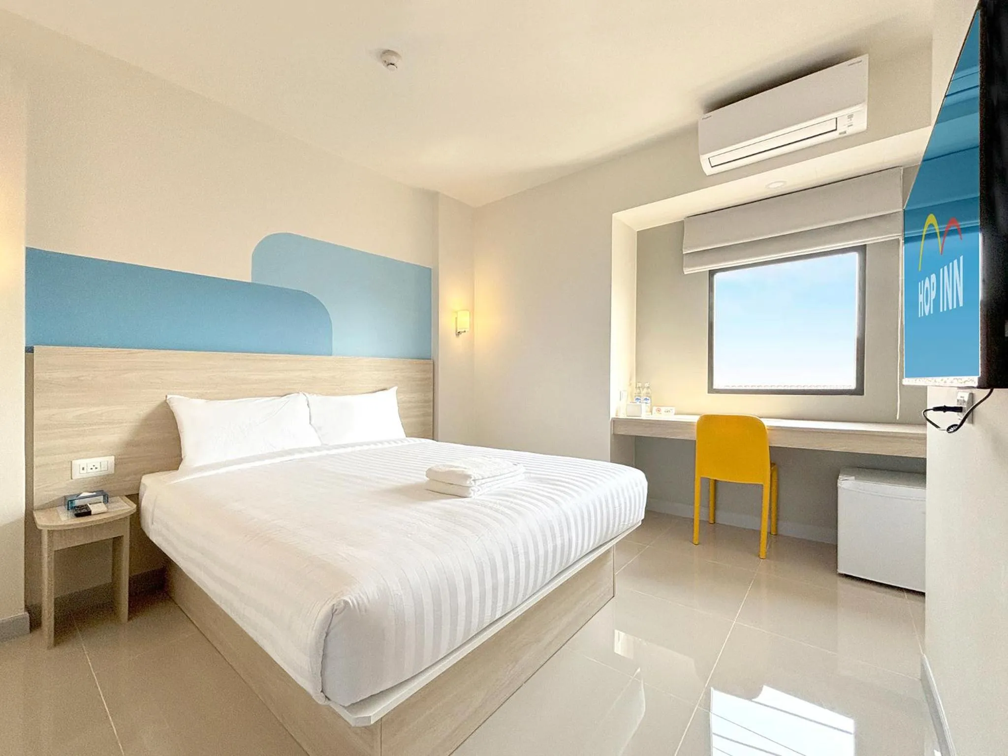 Double Room with Balcony in HOP INN Suphanburi