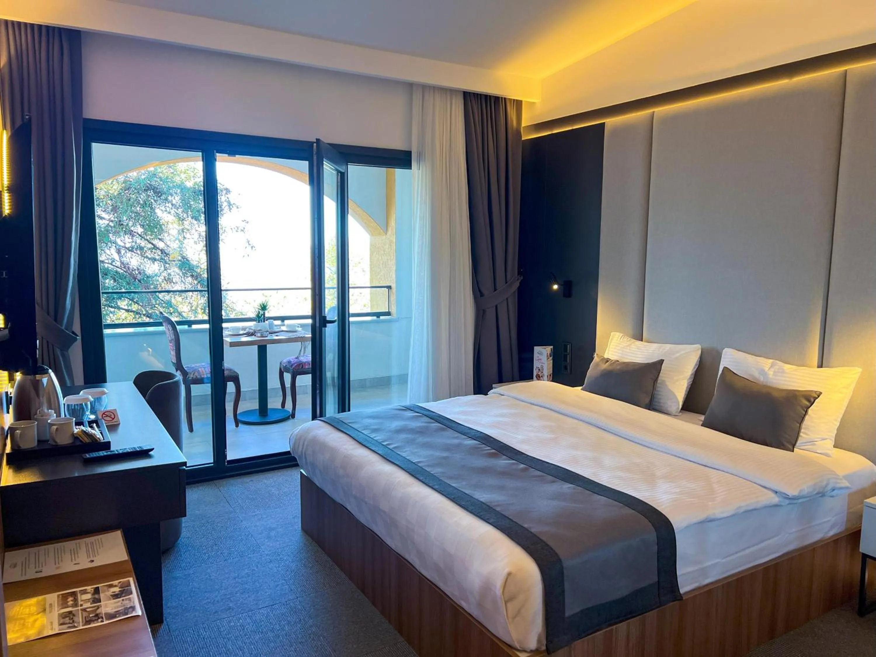 Deluxe Double Room with Balcony and Sea View in Sera Lake Center Hotel