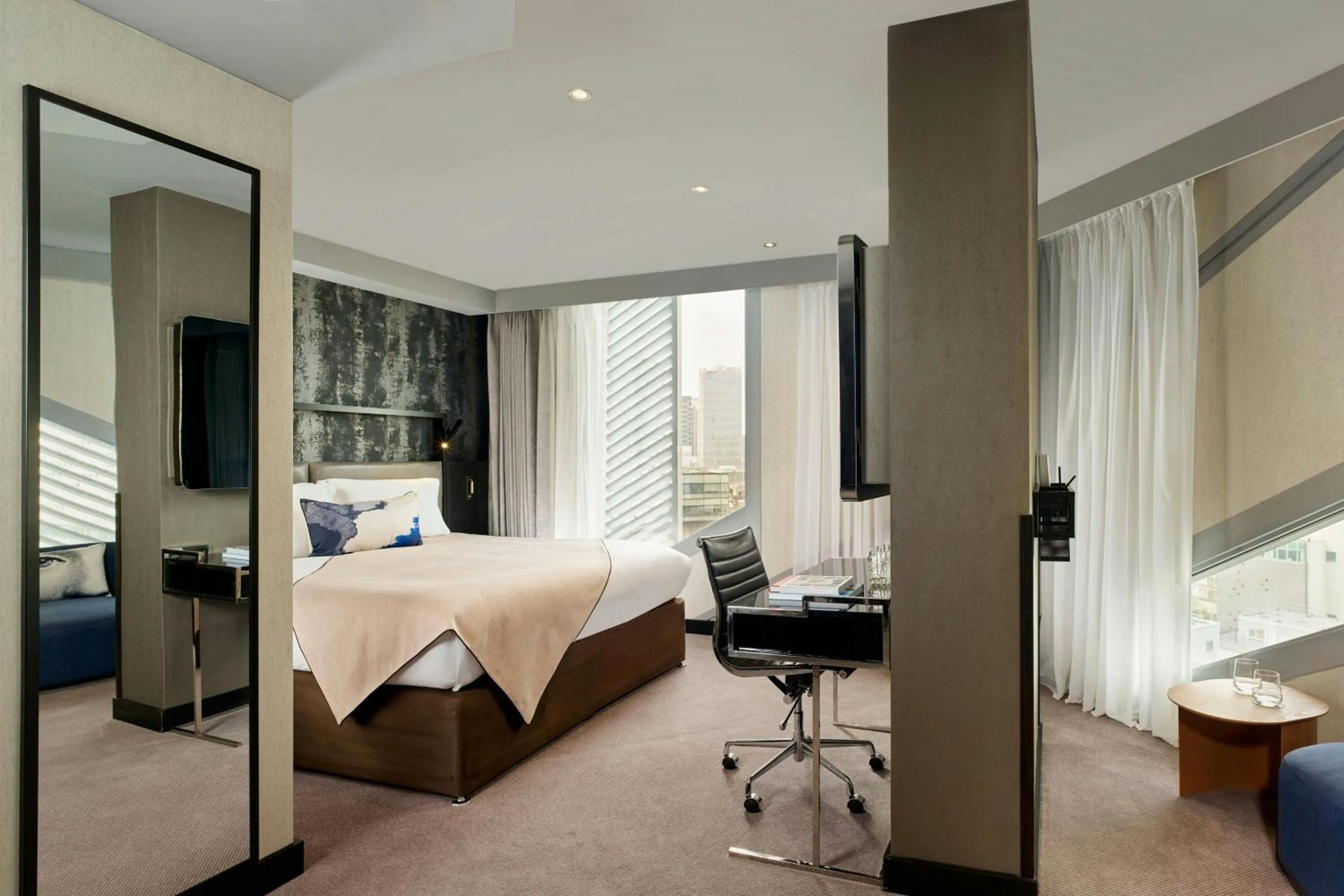 Junior Suite Dreams, Junior Suite, 1 King, Sofa bed in Montcalm East, Autograph Collection