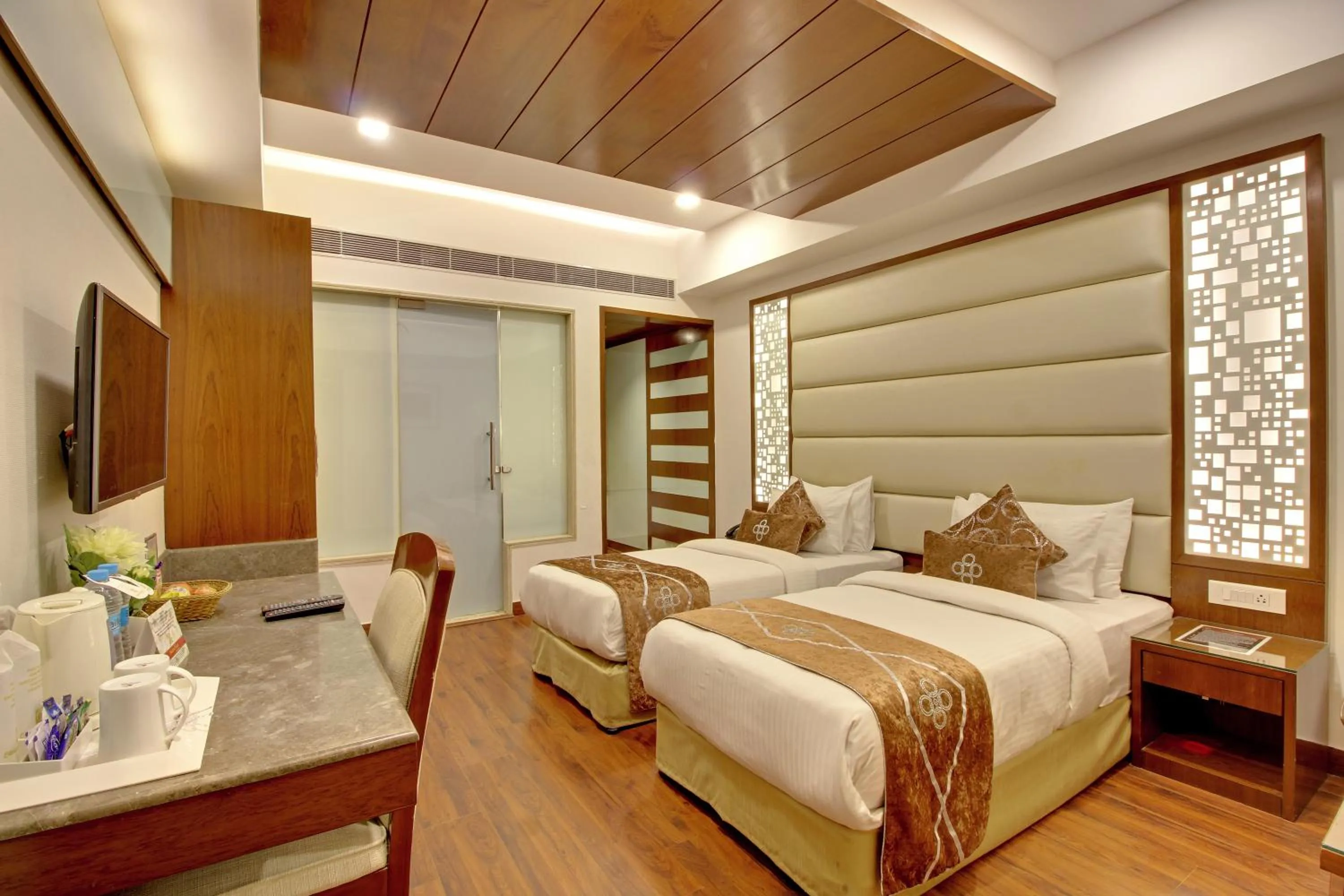 Executive Club Room - single occupancy in Hotel Swaran Palace