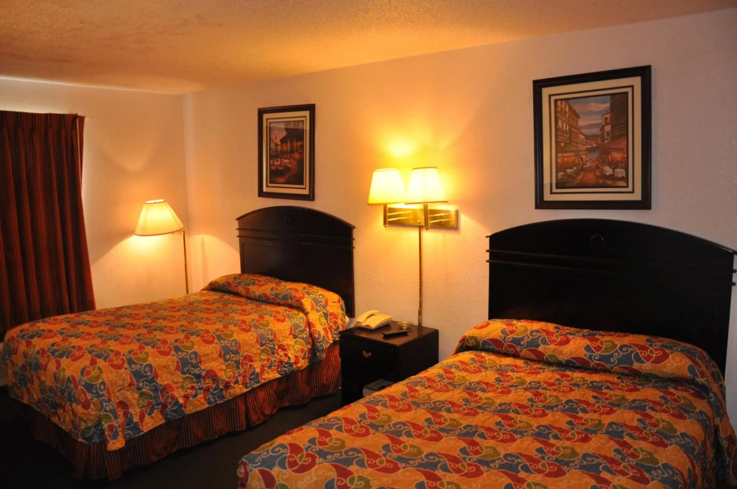 Double Room with Two Double Beds in Heritage Inn