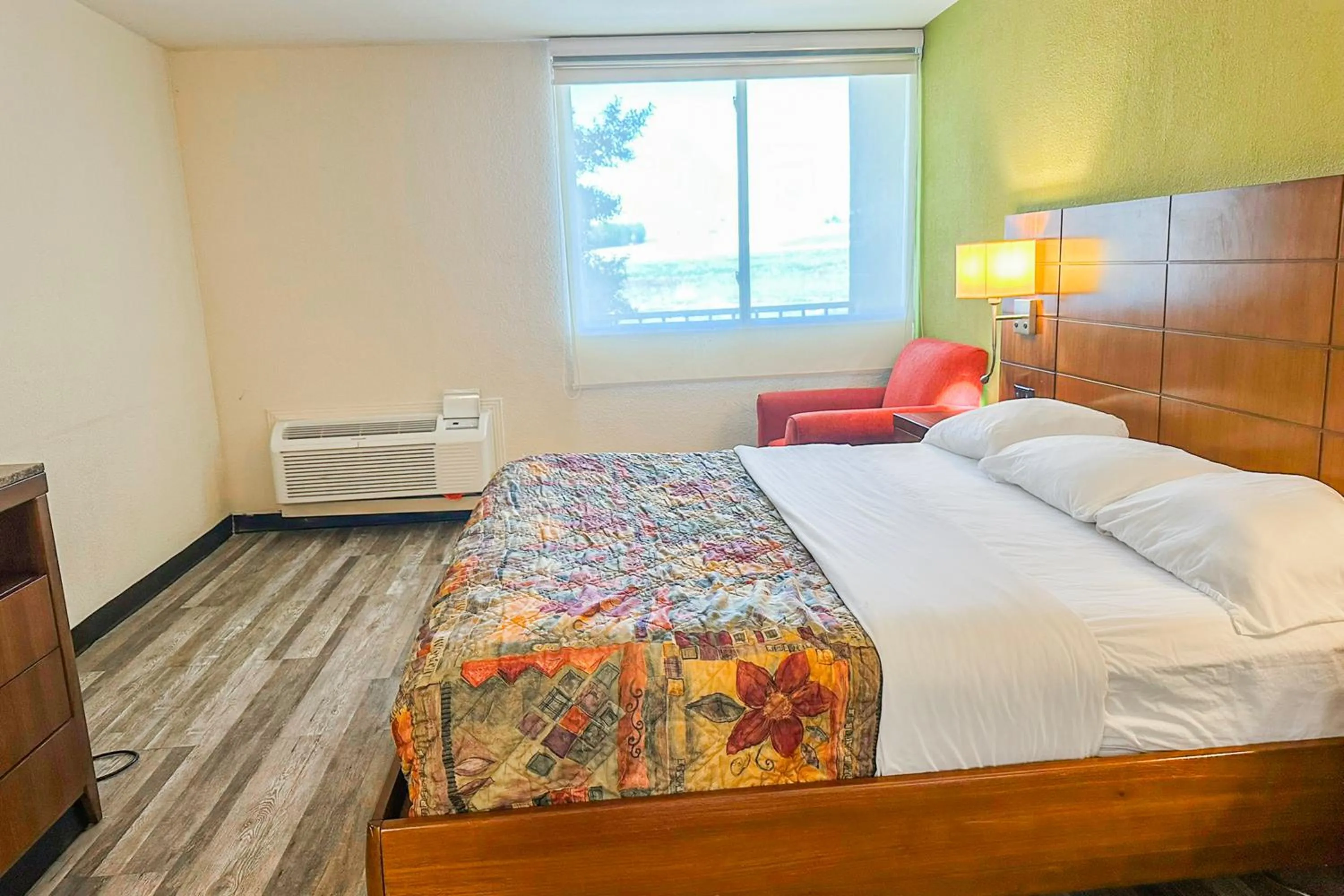 King Bed Smoking in Jackson Hotel And Convention Center