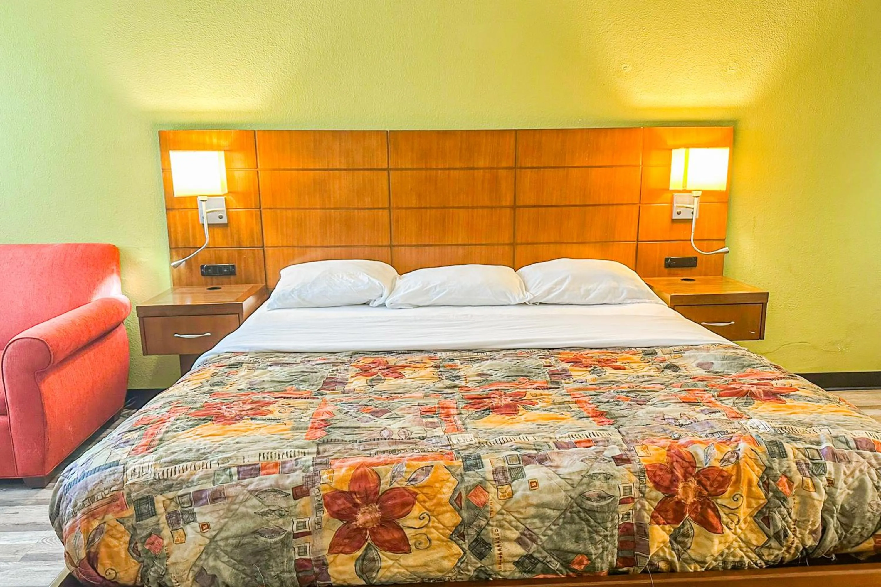 King Bed Accessible Non-Smoking in Jackson Hotel And Convention Center