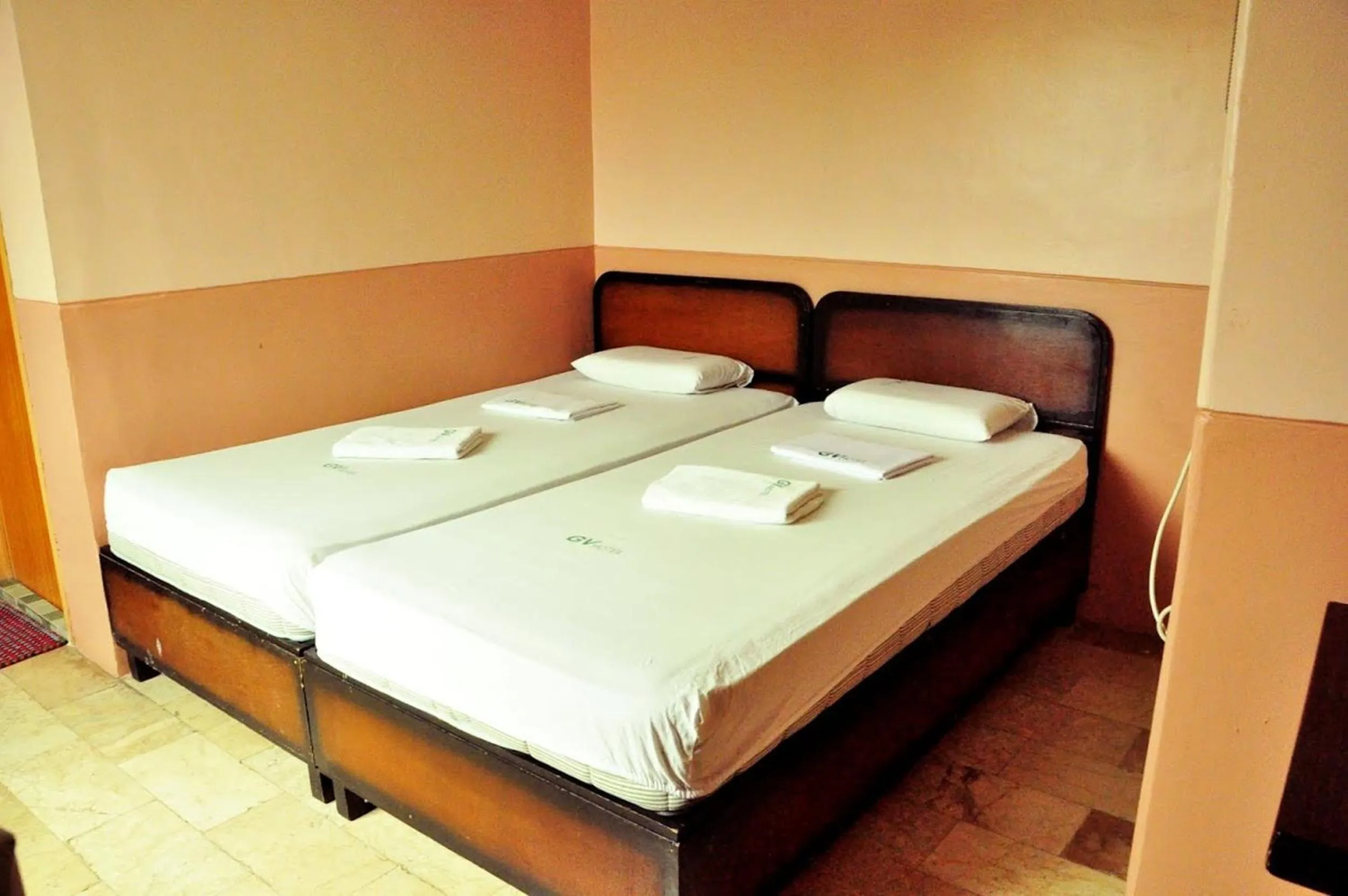 Standard Twin Room in GV Hotel - Ipil