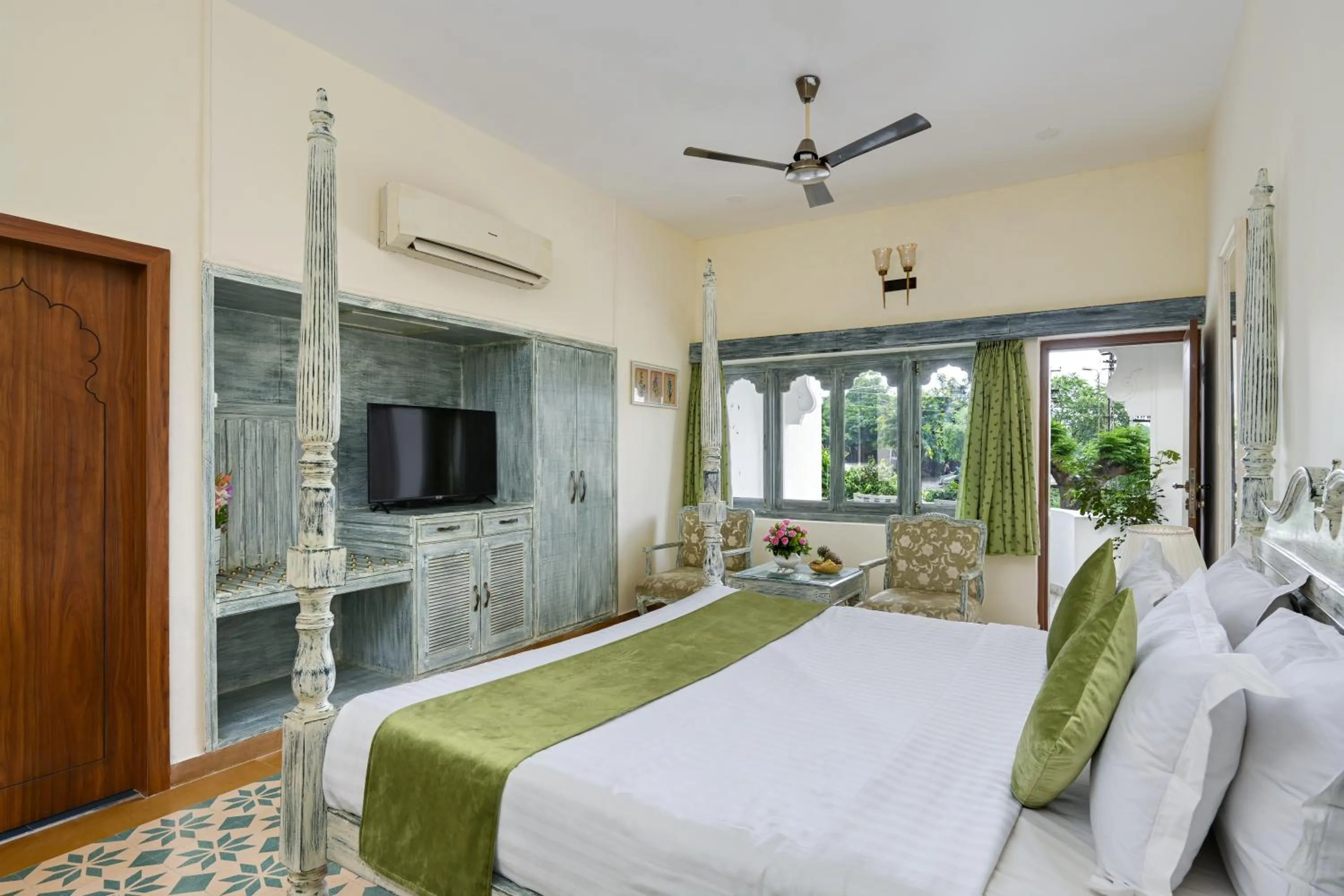 King Room with Balcony in Swaroop Vilas - Lake Facing Boutique Hotel