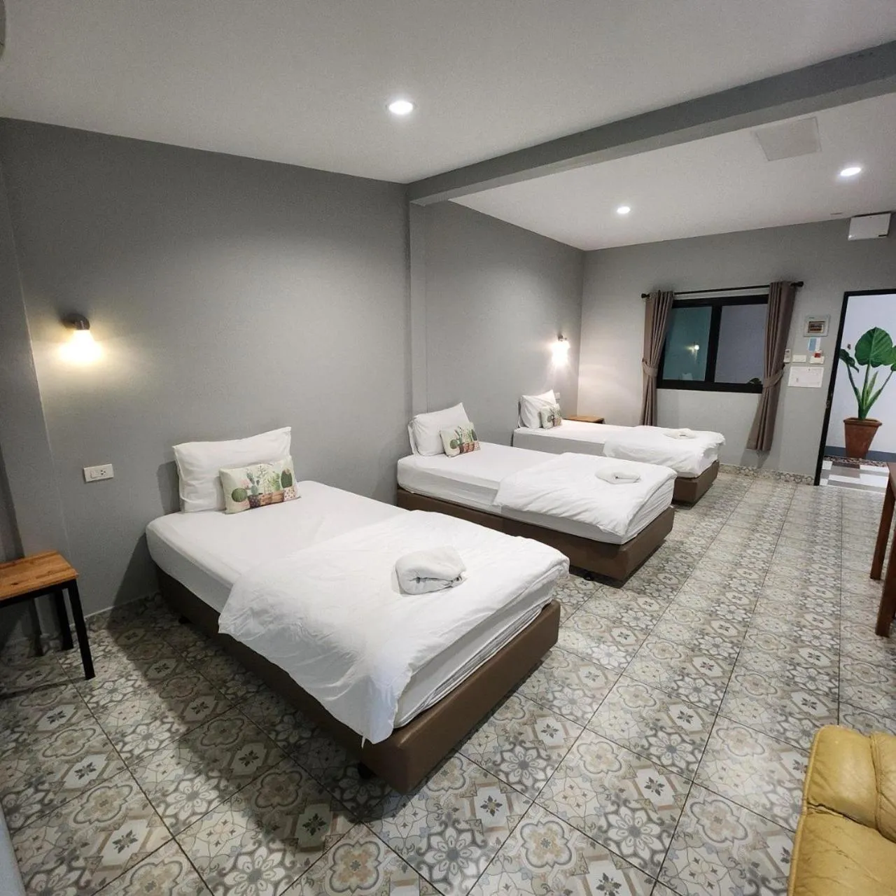 Triple Room in Warmwell Hostel