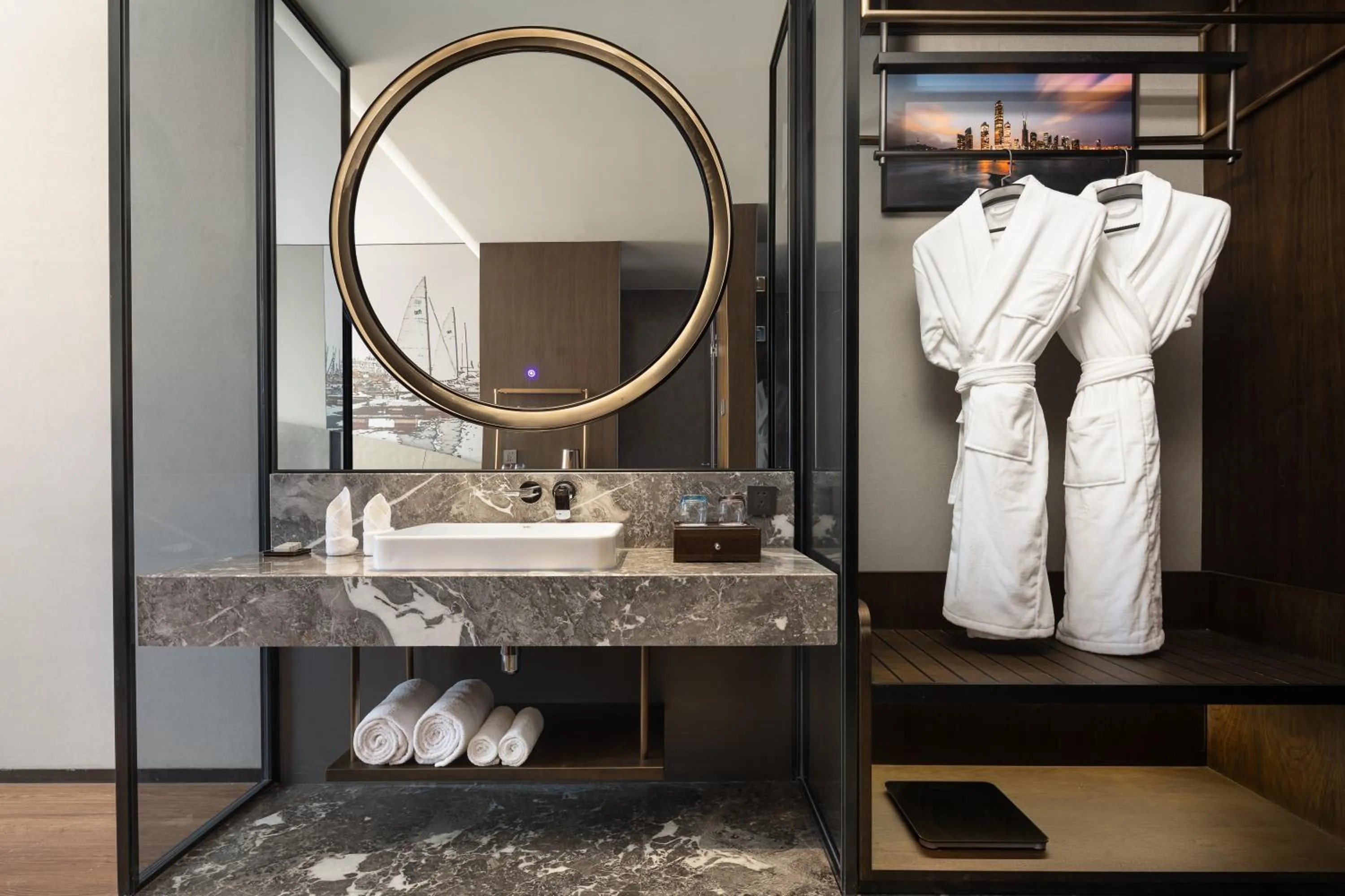 Deluxe King Room in Ramada by Wyndham Qingdao Jiaodong International Airport