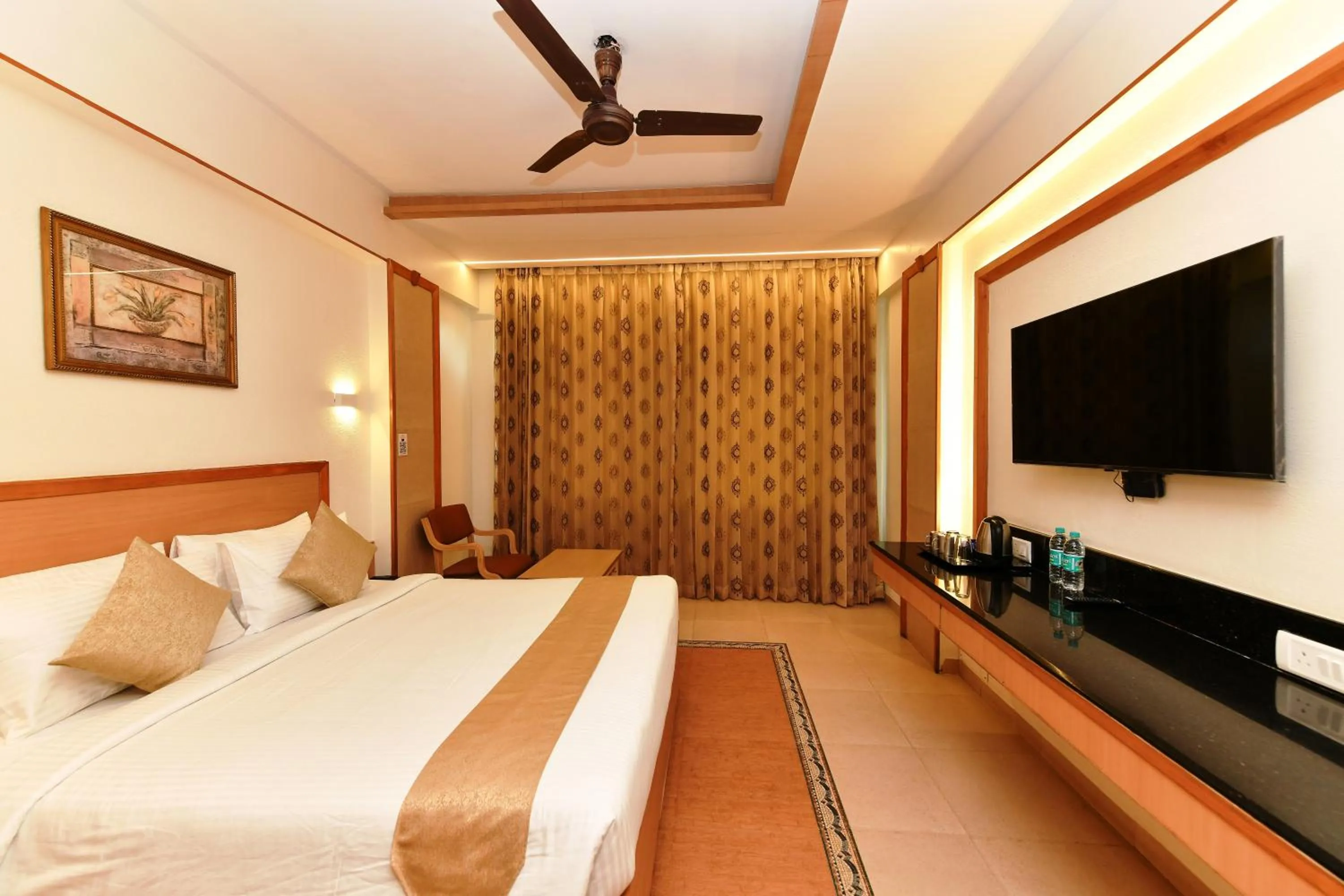 Luxury Room with Air Conditioning in Hotel Roopa