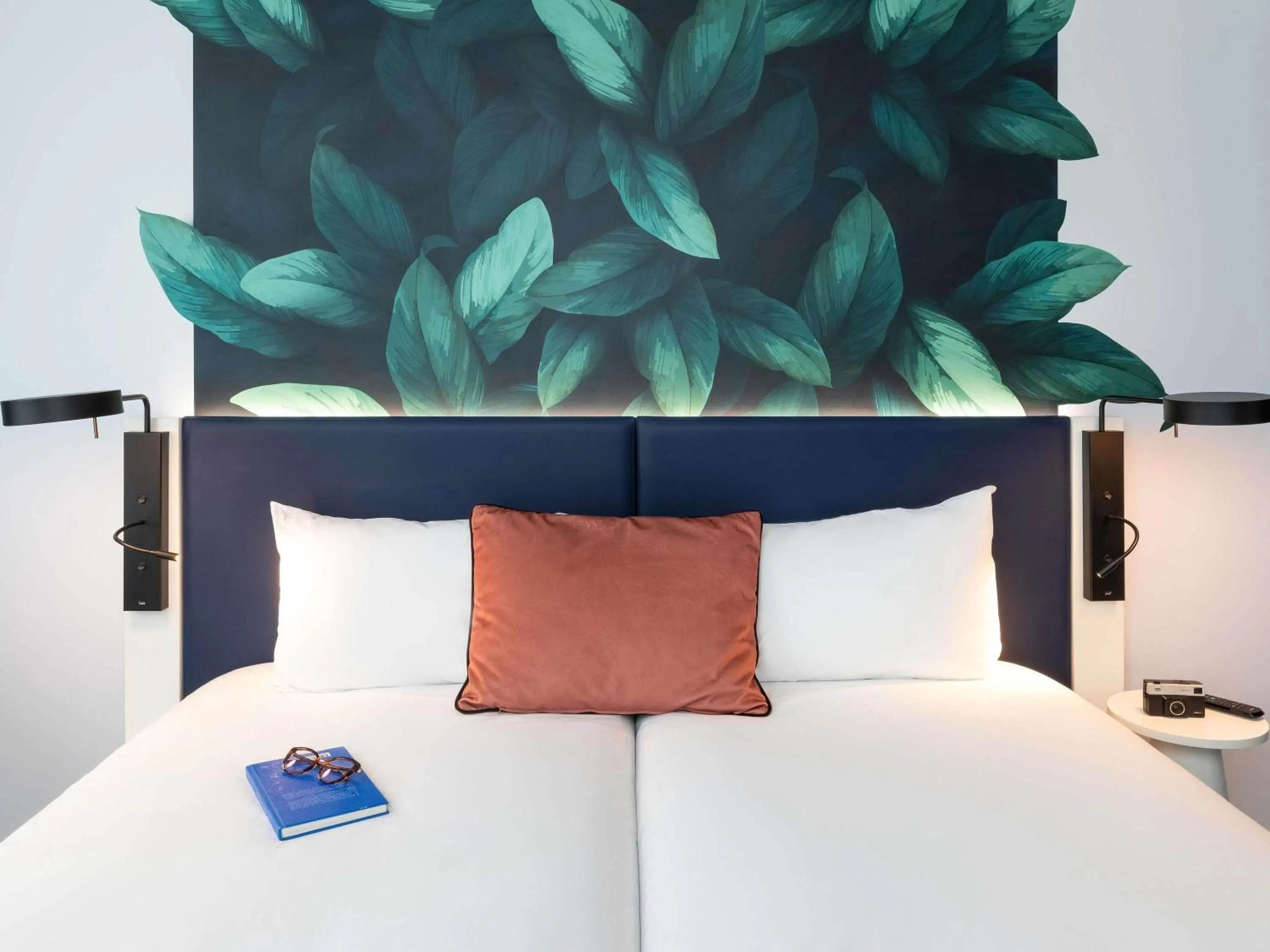 Standard Twin Room - Mobility Accessible in ibis Styles Bezons Paris La Défense