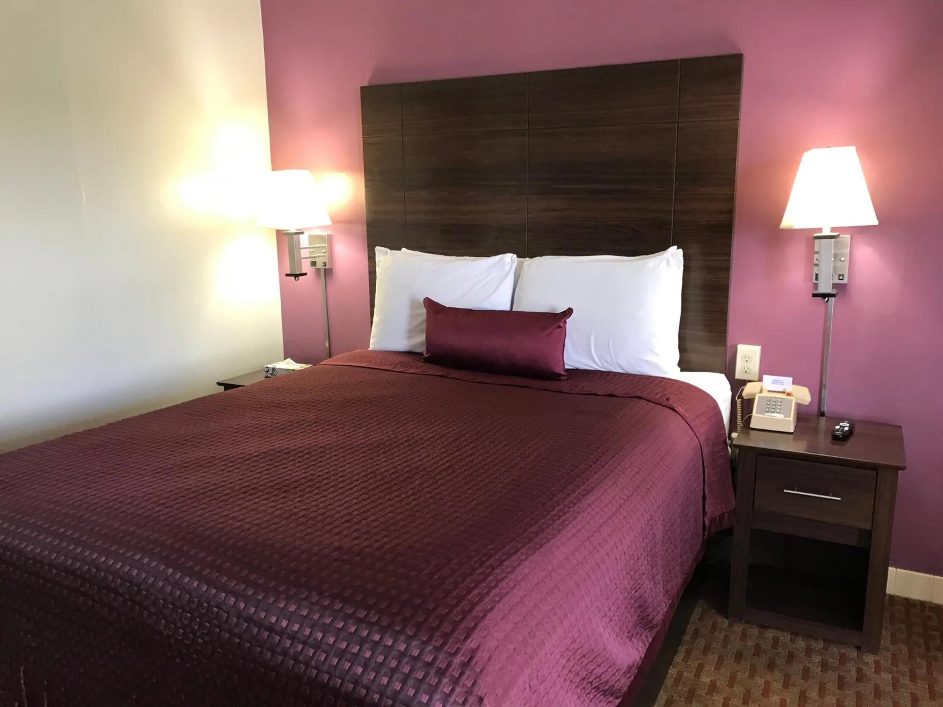 Queen Room in Silver Princess Motel