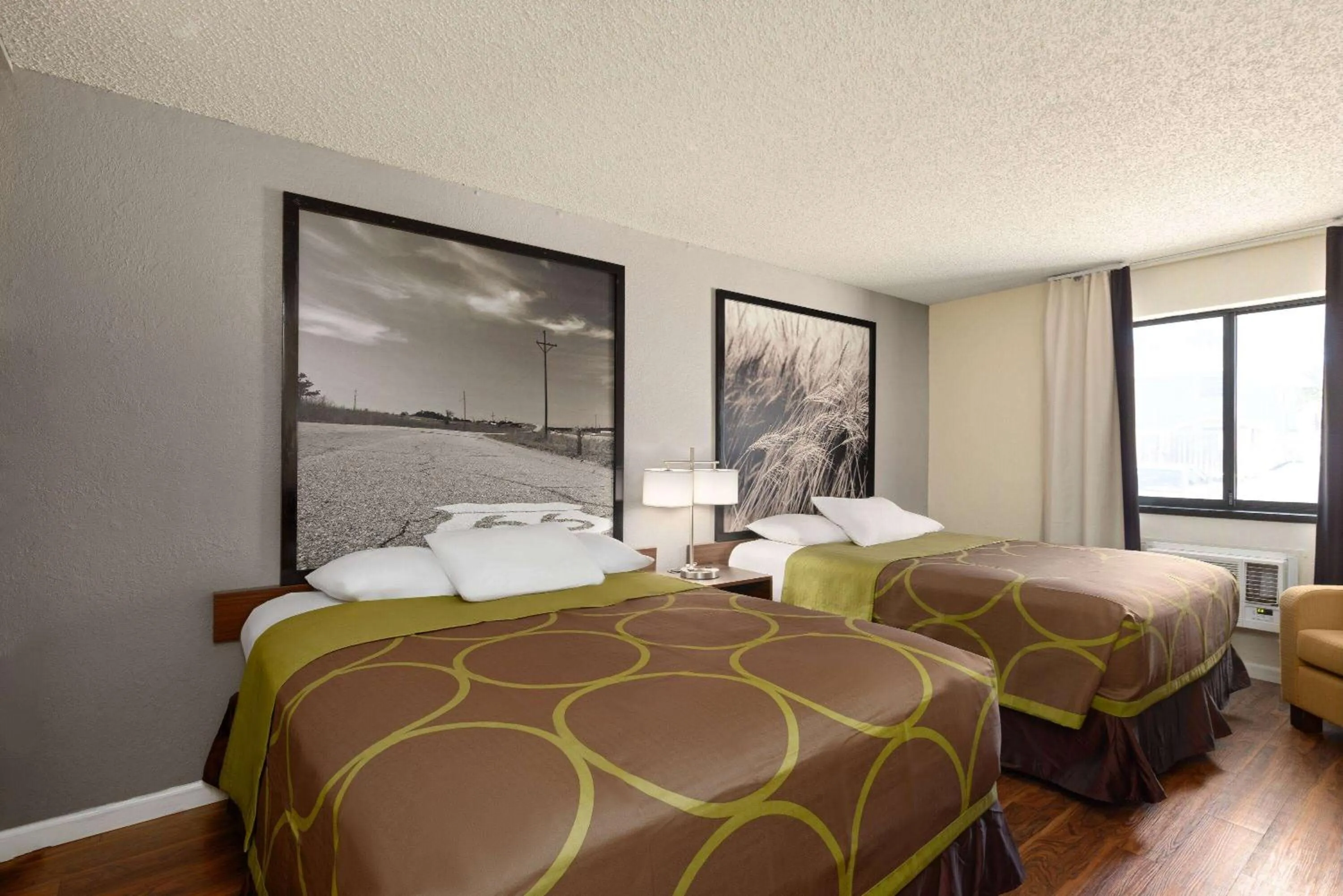Queen Room with Two Queen Beds and Bath Tub - Mobility Accessible/Non-Smoking in Super 8 by Wyndham Dodge City