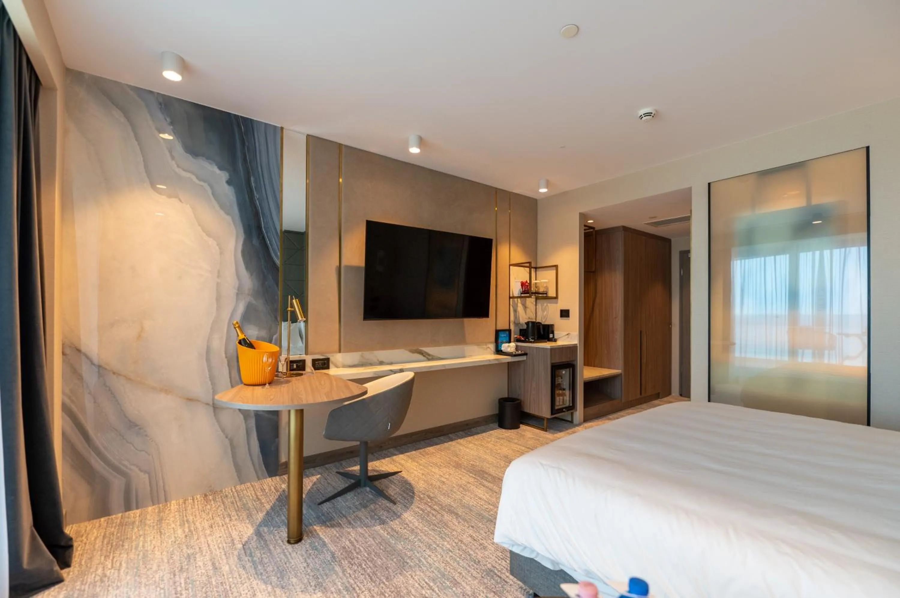 Premium King Room with Balcony - Seafront View in Crowne Plaza Constanta - Mamaia Beach by IHG