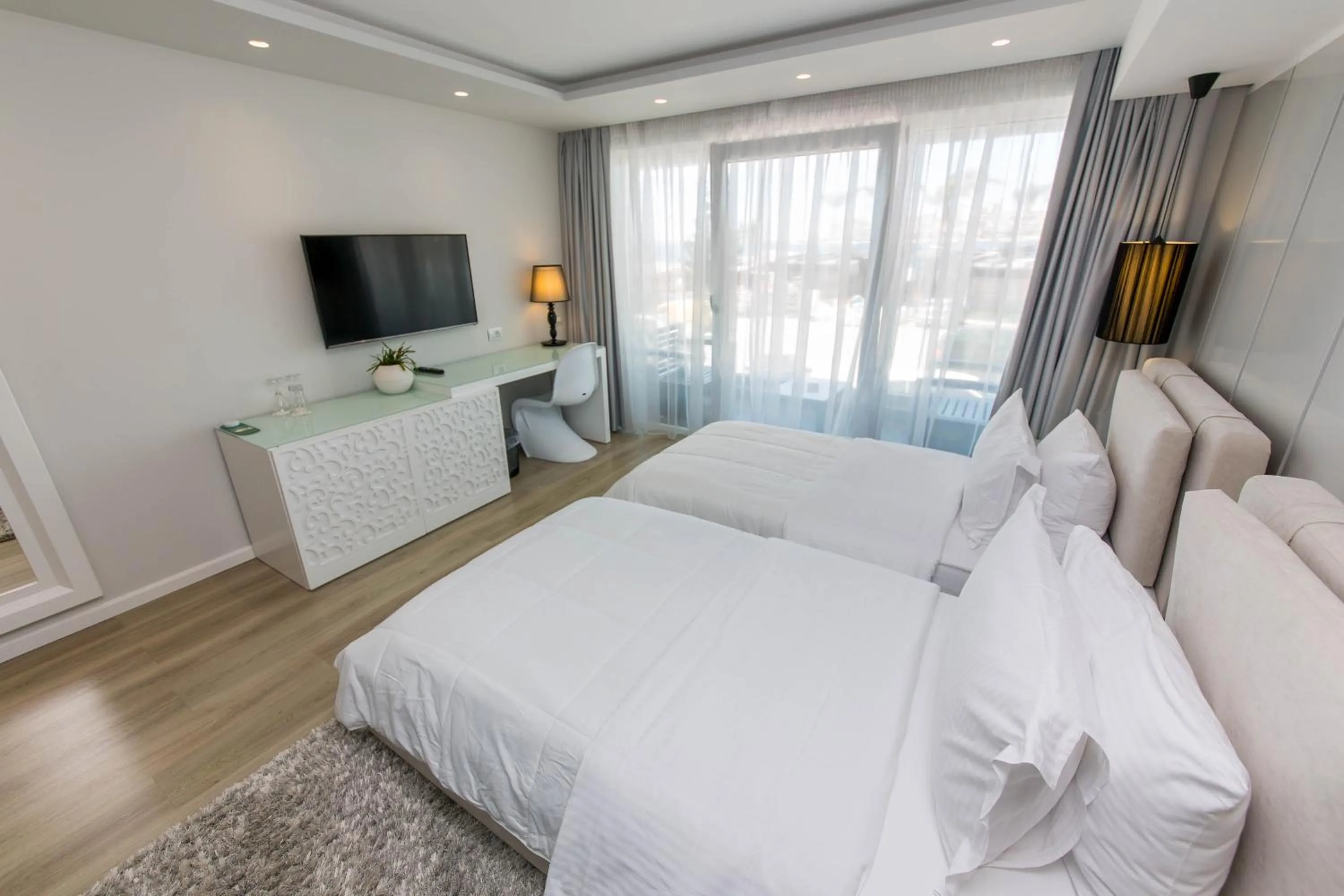 Double or Twin Room with Side Sea View in Demi Hotel