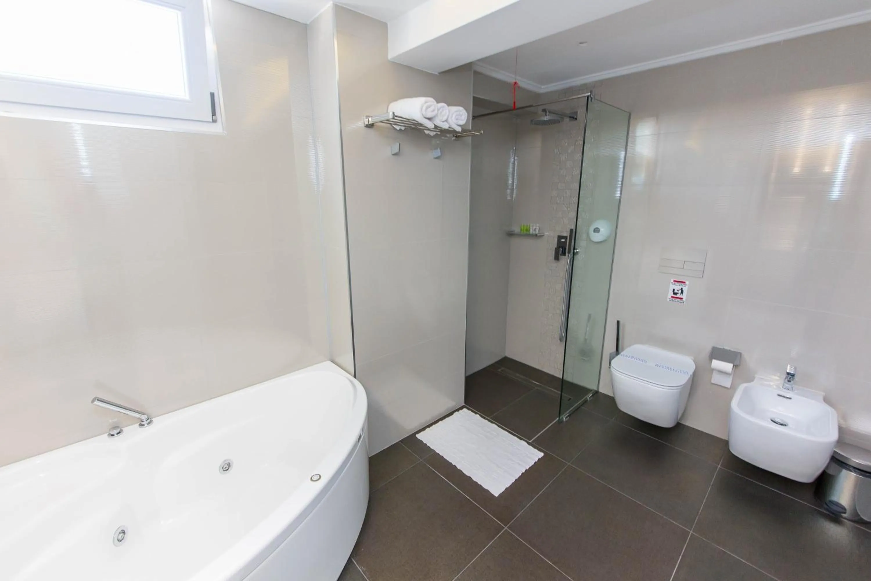 Deluxe Suite in Demi Hotel