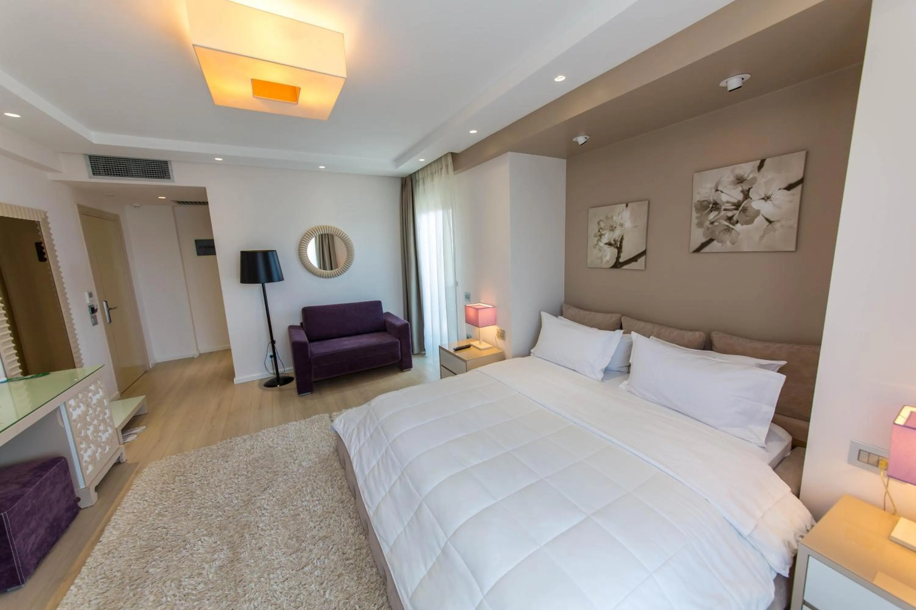 Double Room with Balcony in Demi Hotel