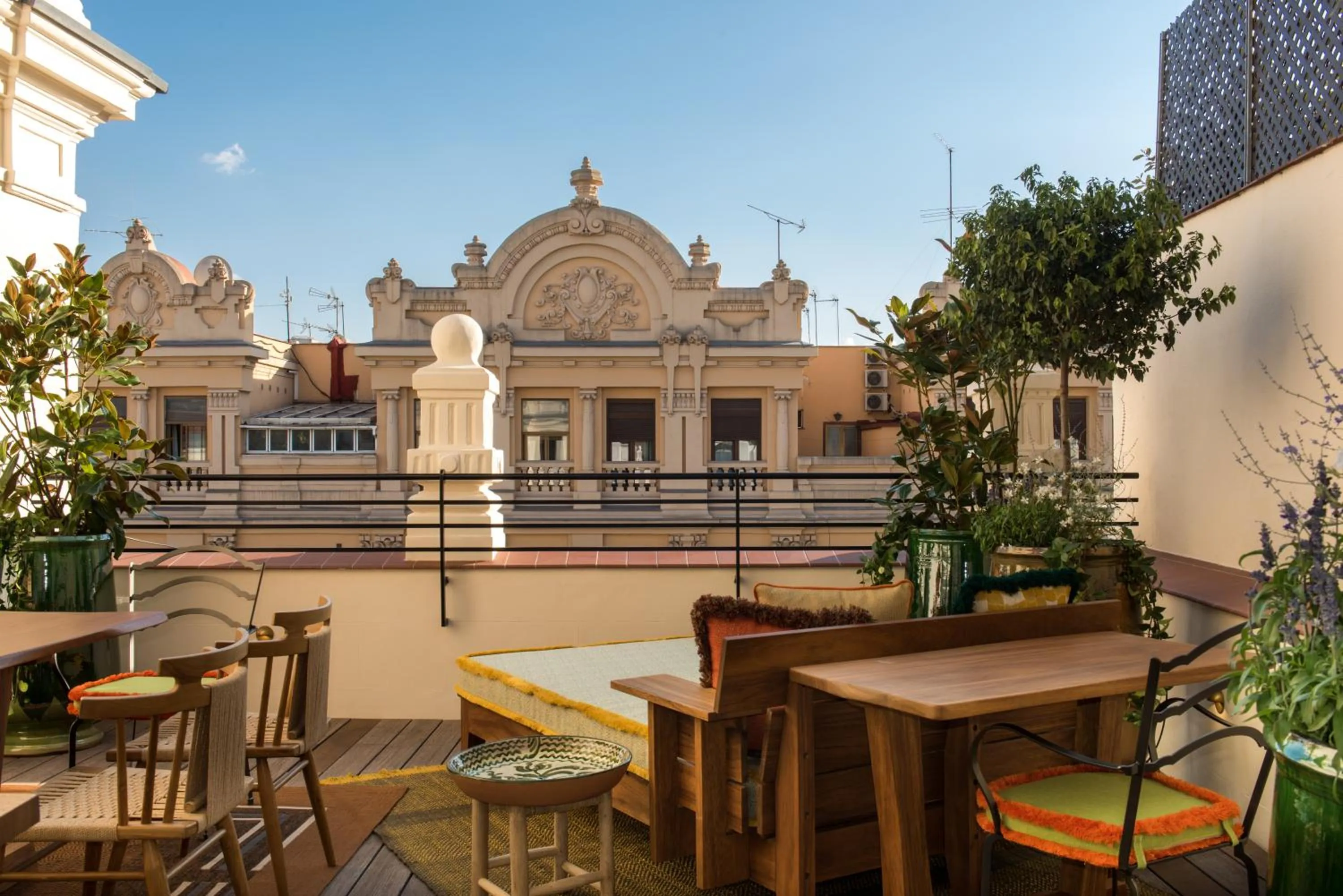 2-Bedroom Suite in Brach Madrid - Evok Collection