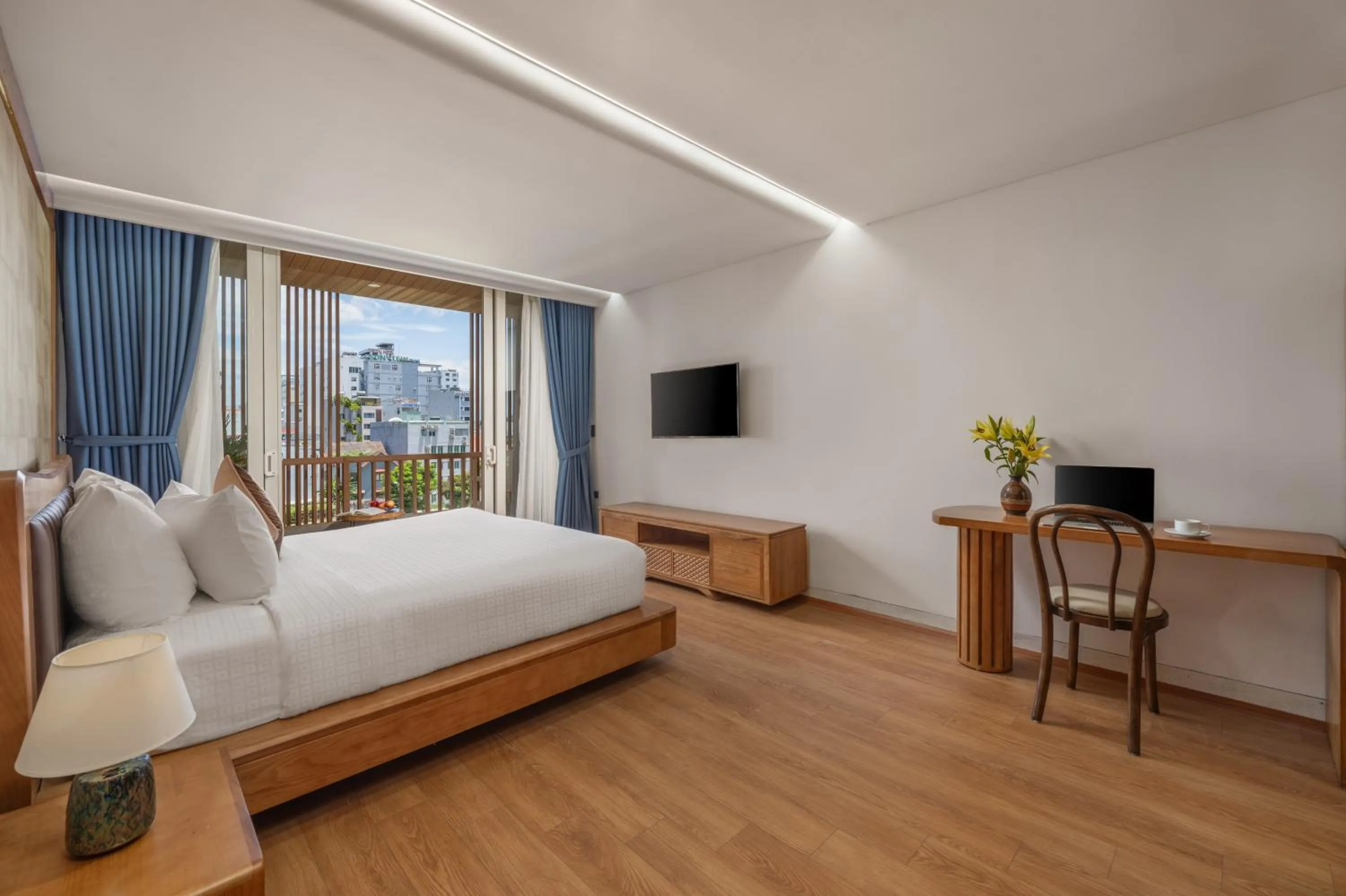 Deluxe Studio with Garden View and Balcony in Mixay Boutique Hotel Da Nang